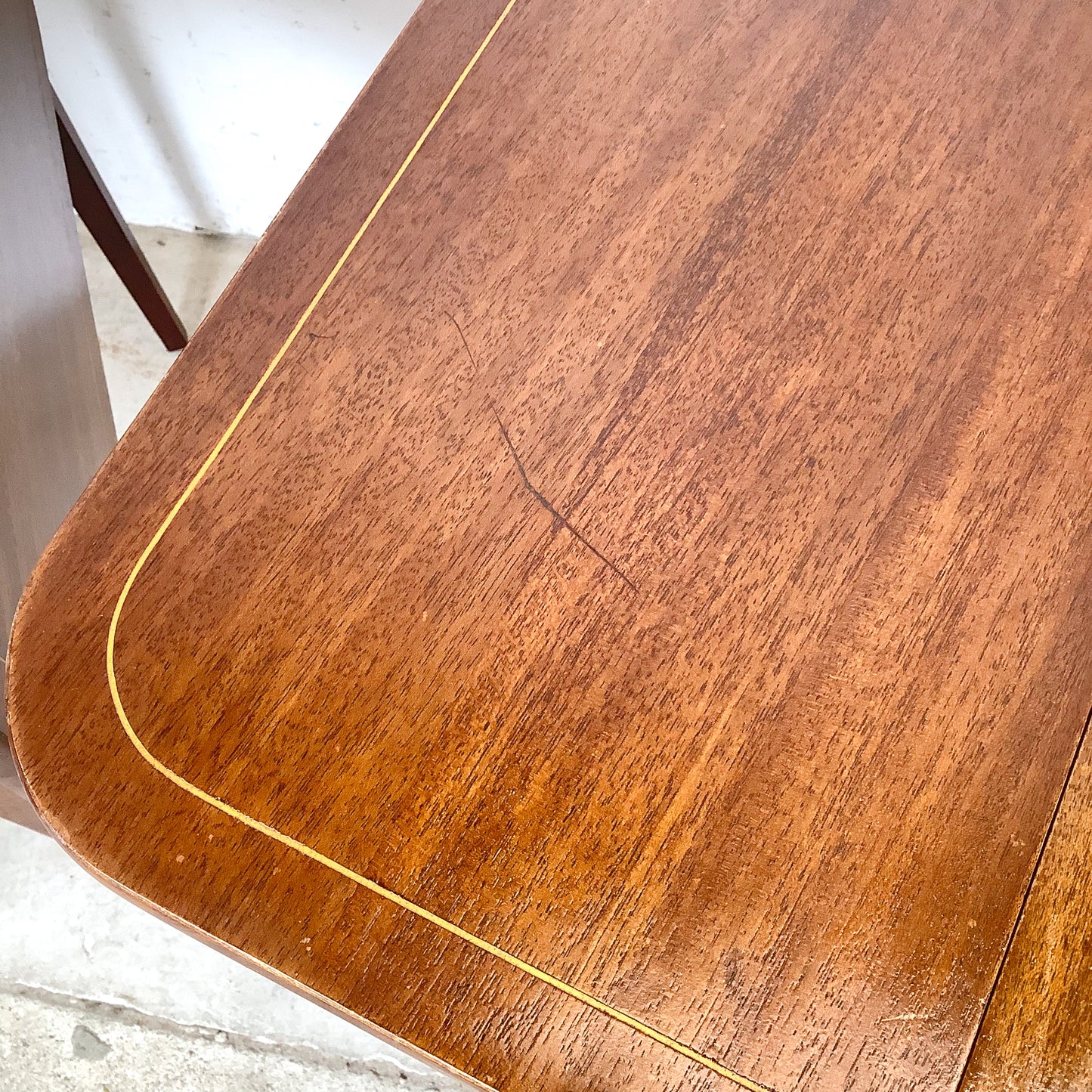 Pair of Federal Style Drop-Leaf Pembroke Side Tables