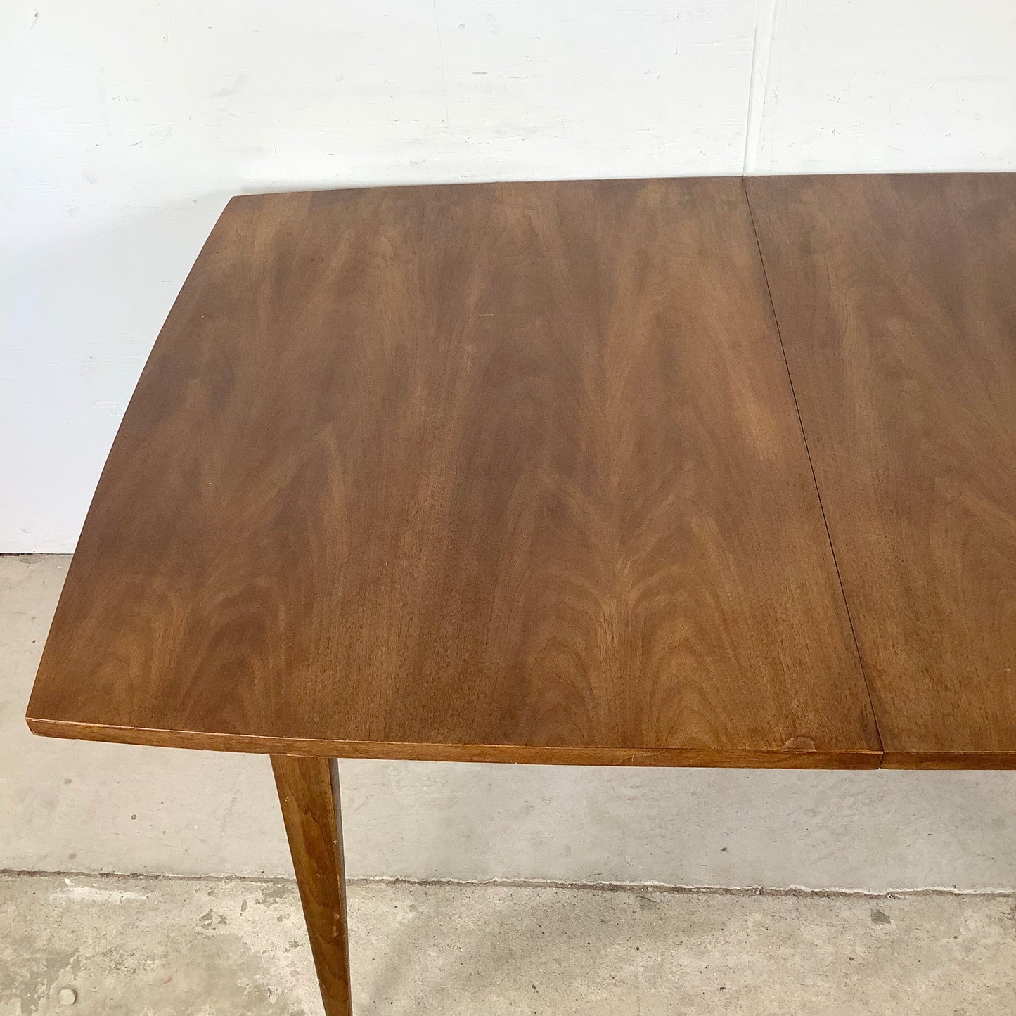 Mid-Century Dining Table With Leaves- Broyhill Saga