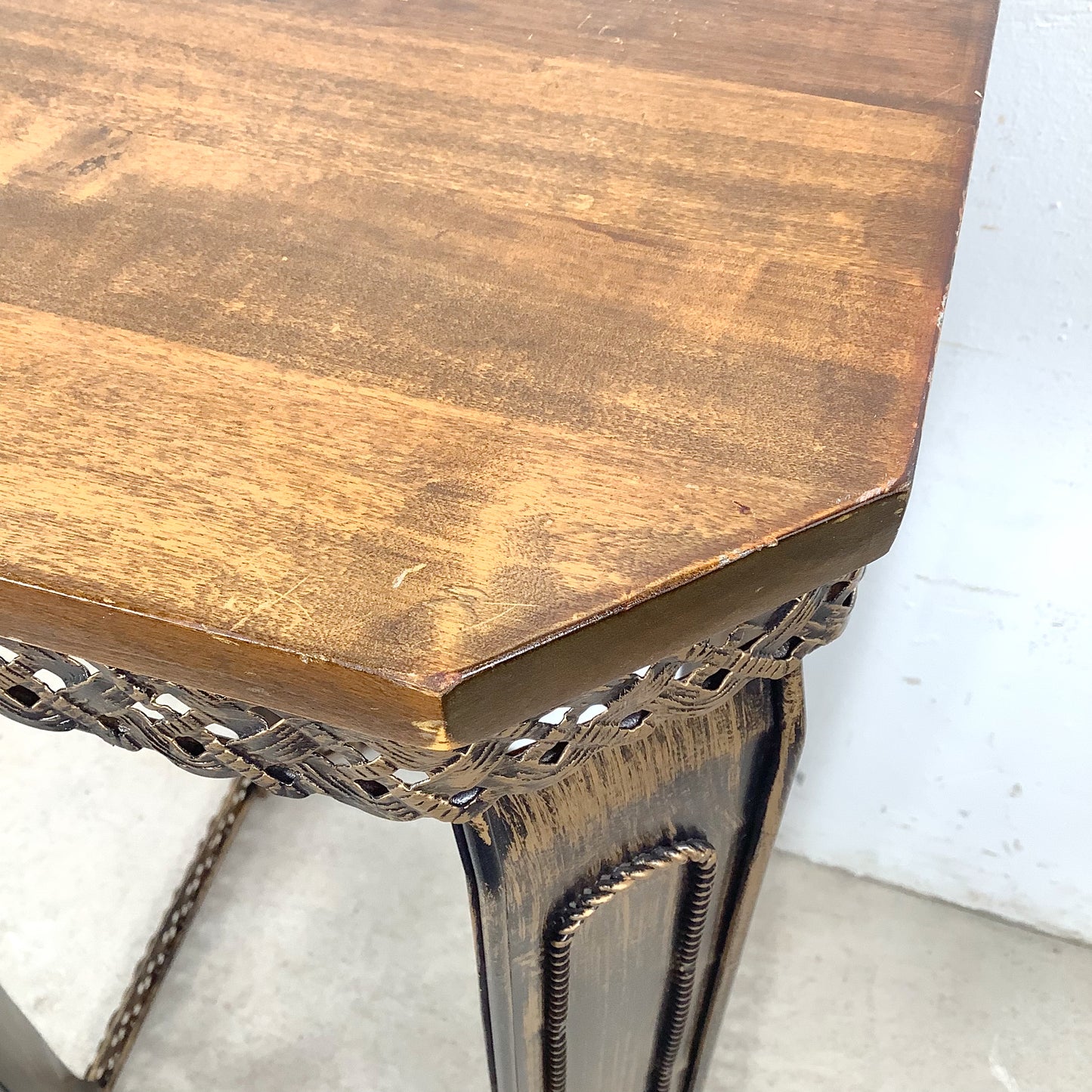 Boho Pedestal Table with Open Metal Structure