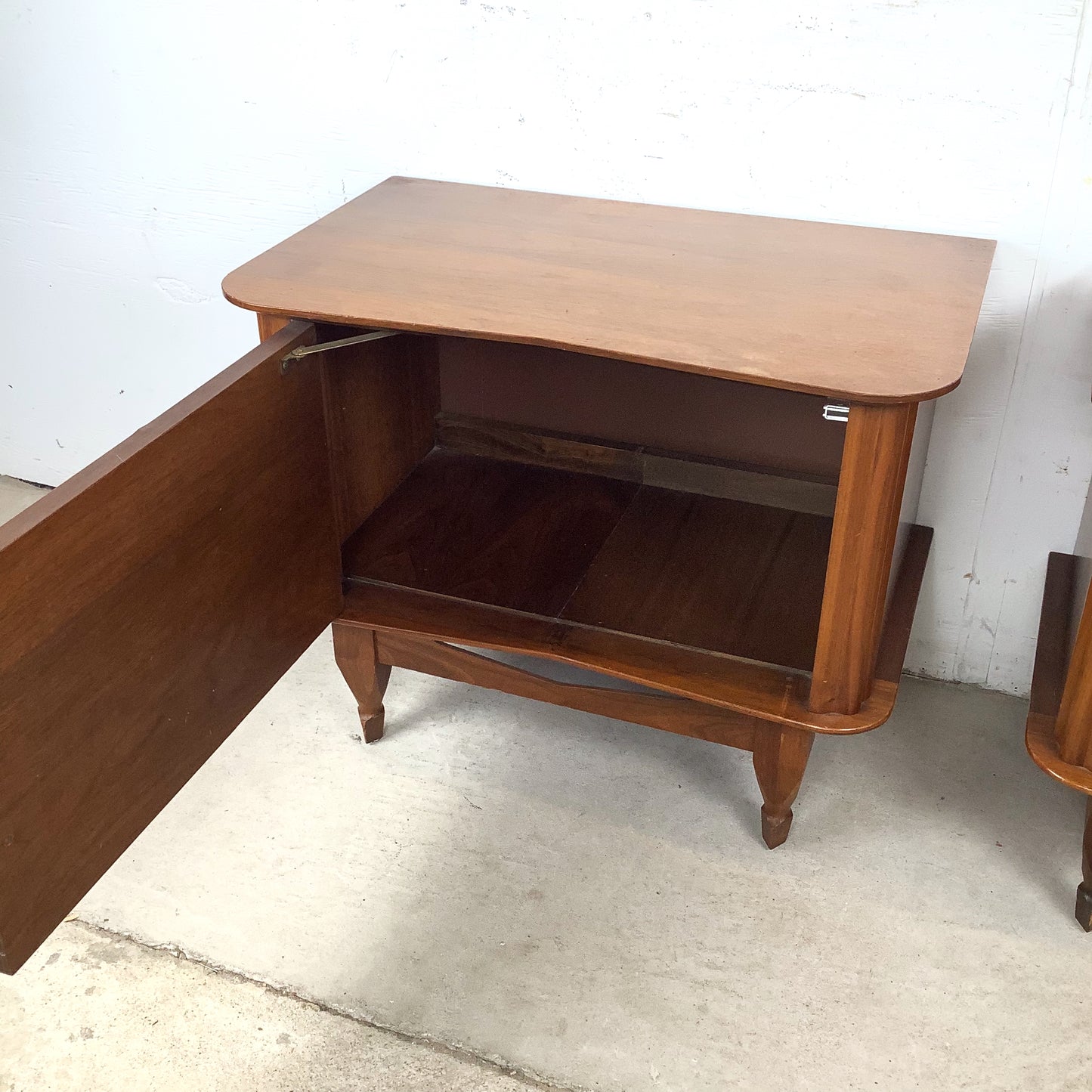 Vintage Mid-Century Walnut Nightstands with Sculpted Door Pulls – Pair