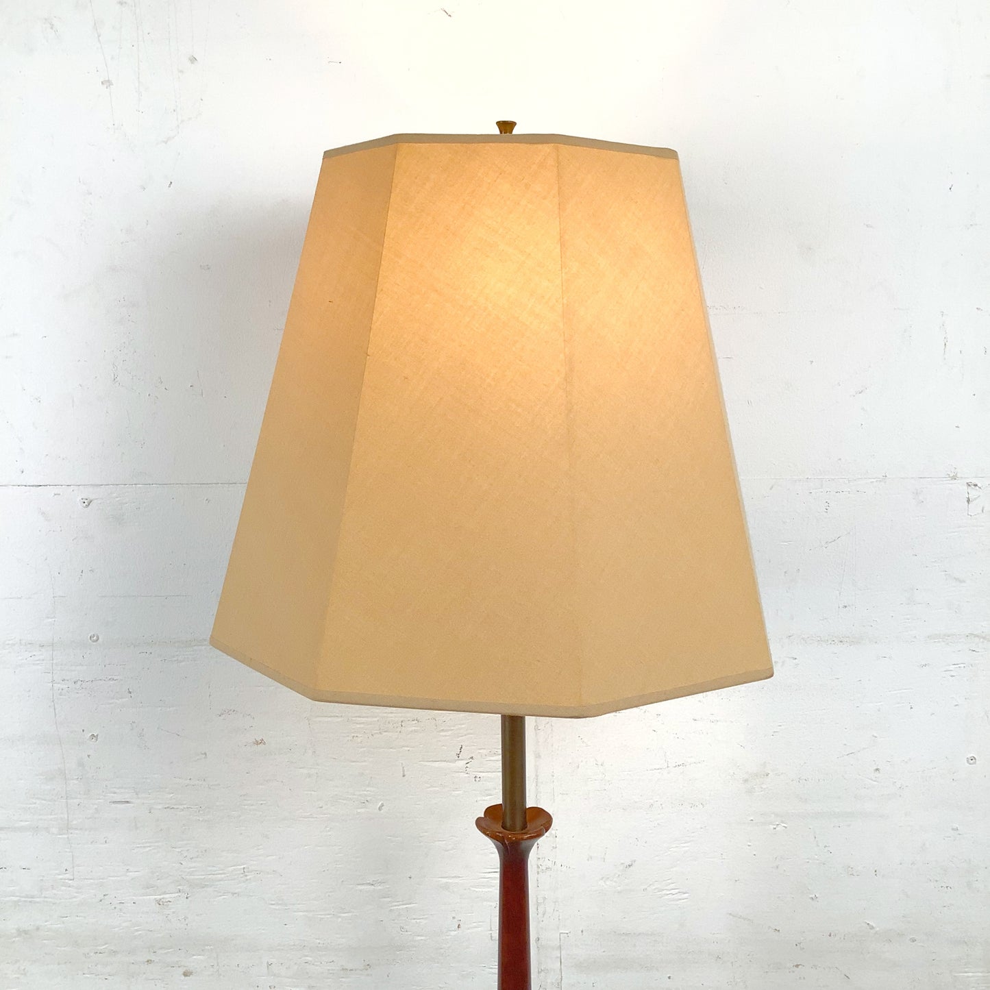  Vintage Mid-Century Modern Sculptural Walnut Floor Lamp in the Style of Laurel Lamp Company