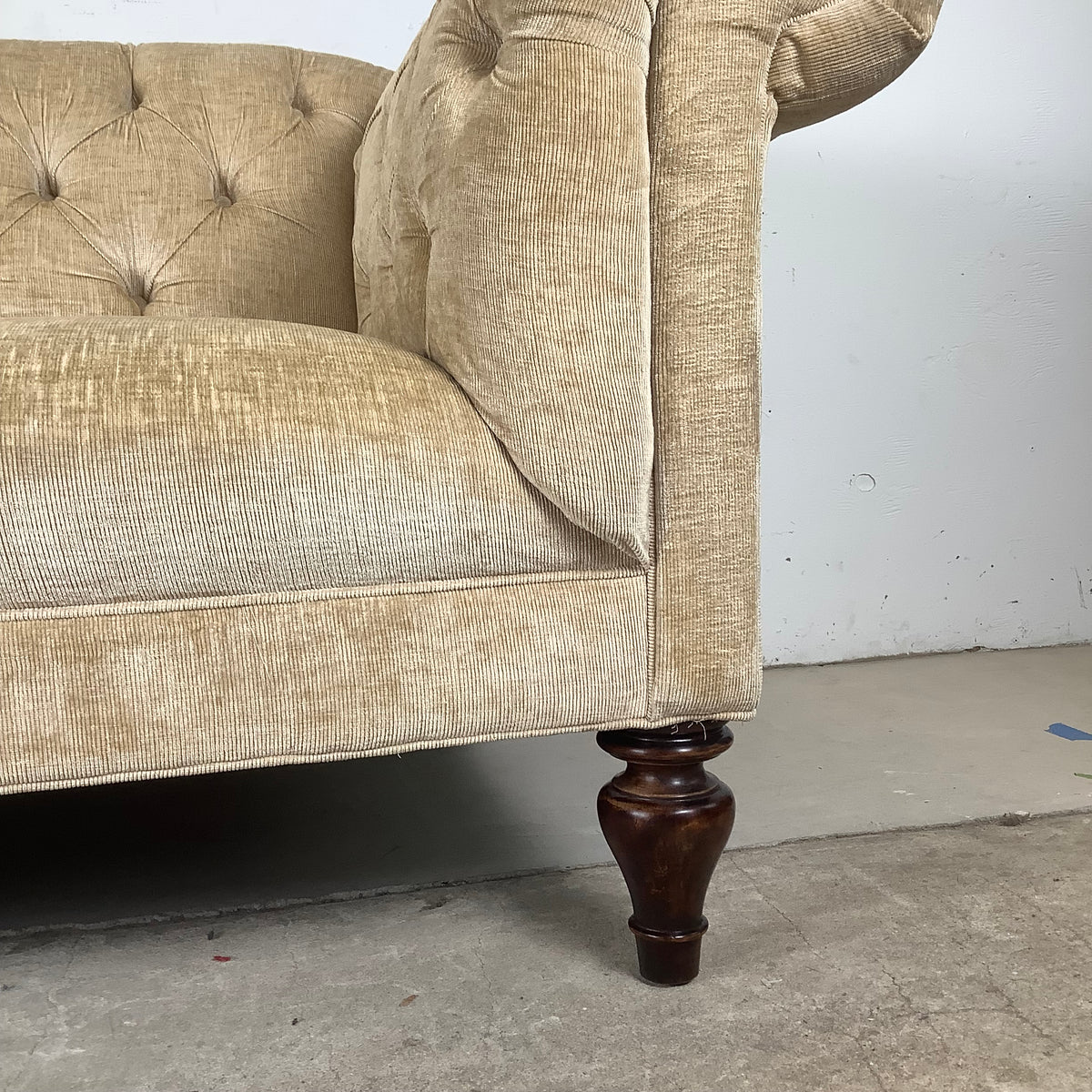 Contemporary Modern Chesterfield Sofa