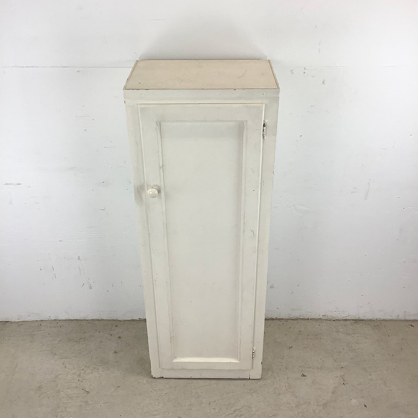 Antique Linen Cabinet With Shelves