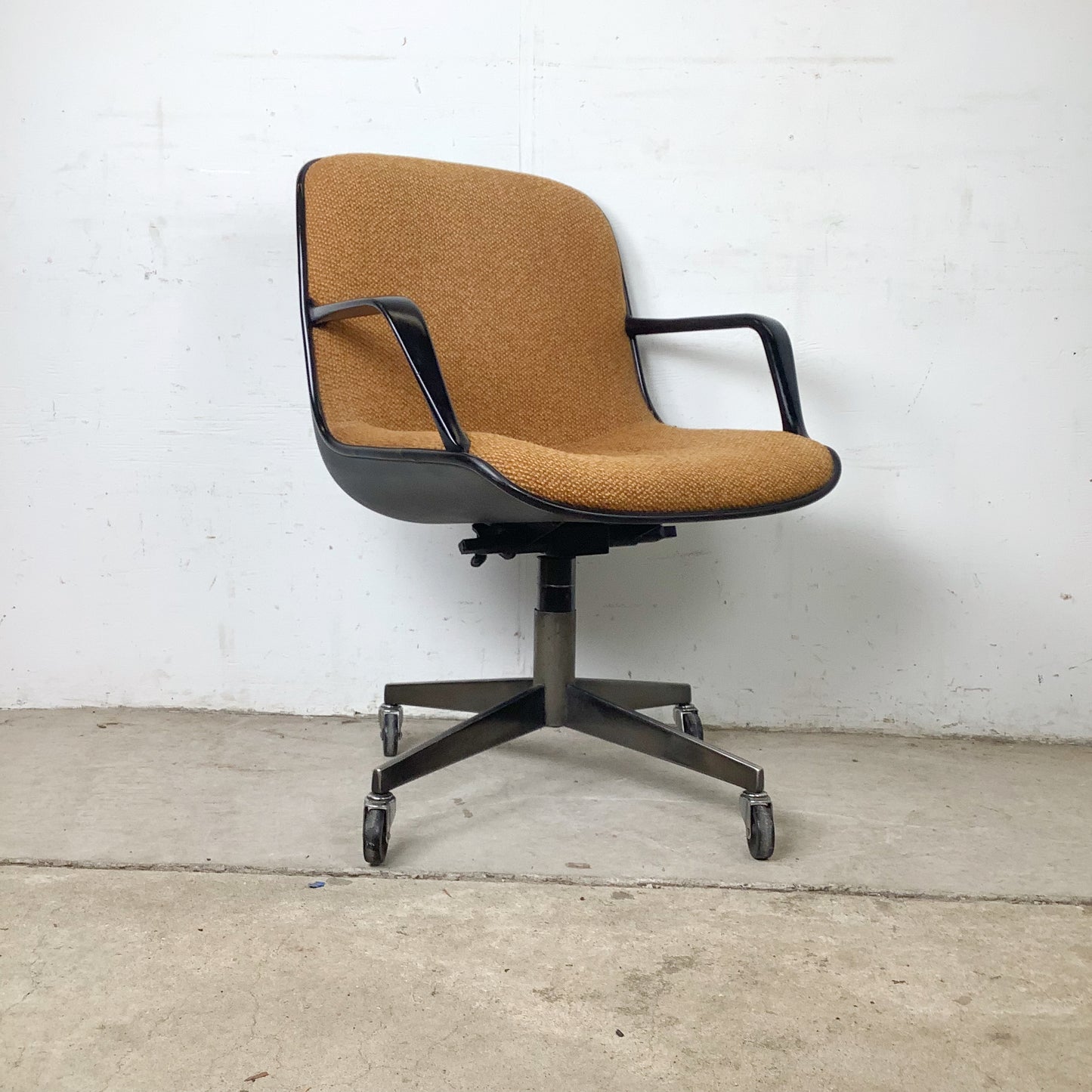 Vintage Steelcase 454 Series Task Chair — 1970s, Original Caramel Boucle, USA