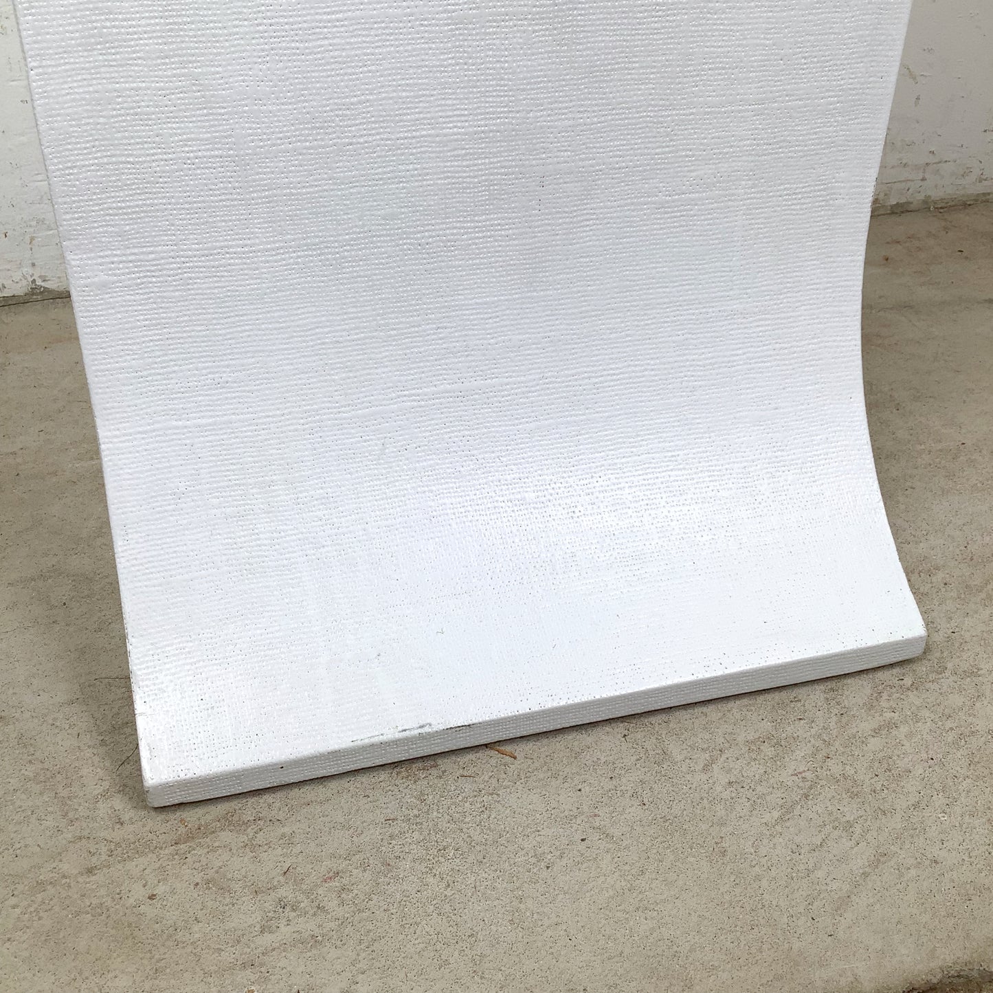 Hollywood Regency Hourglass Stand, White Grasscloth with Two-Tone Trim