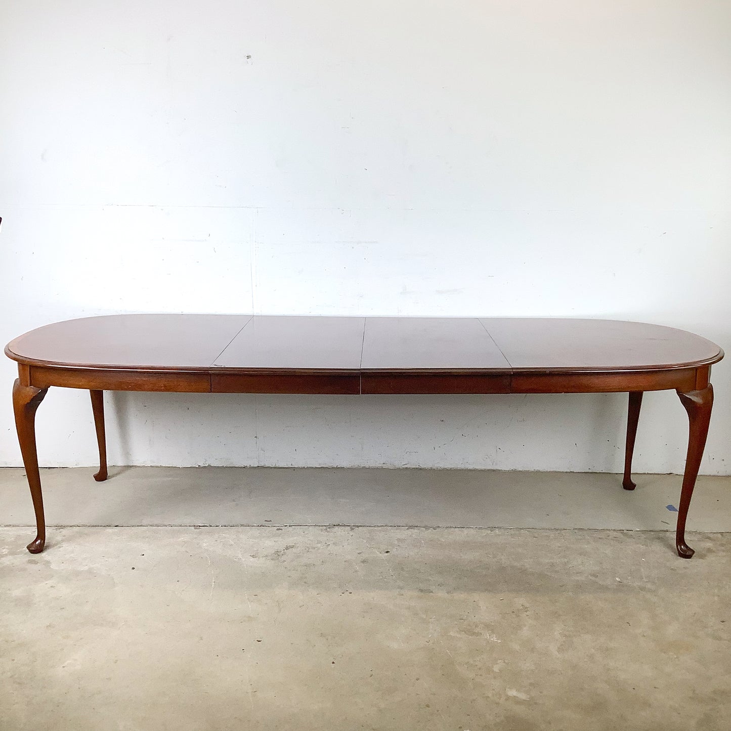 “James River Collection” Queen Anne Mahogany Oval Extension Dining Table