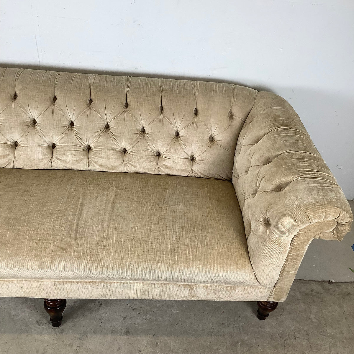 Contemporary Modern Chesterfield Sofa