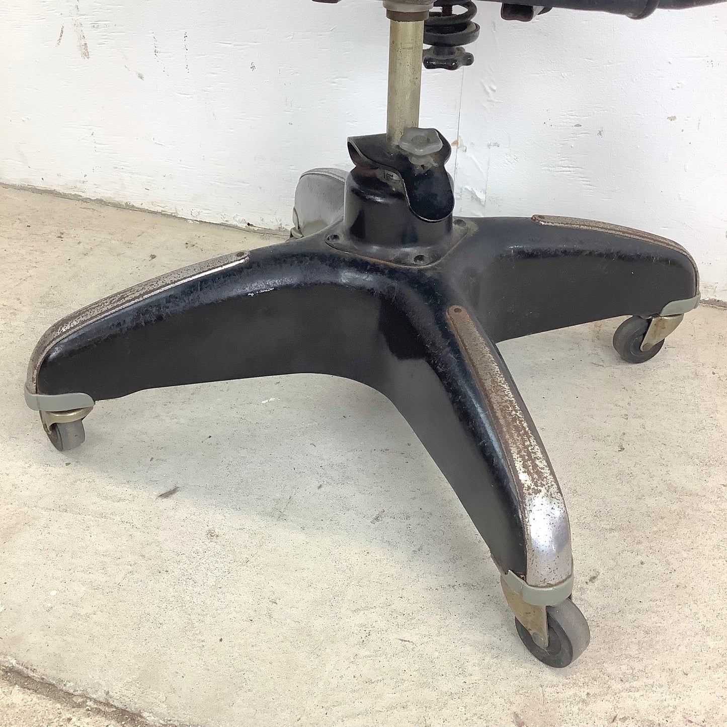 Vintage Industrial Tanker Chair With Four-Prong Wheeled Base