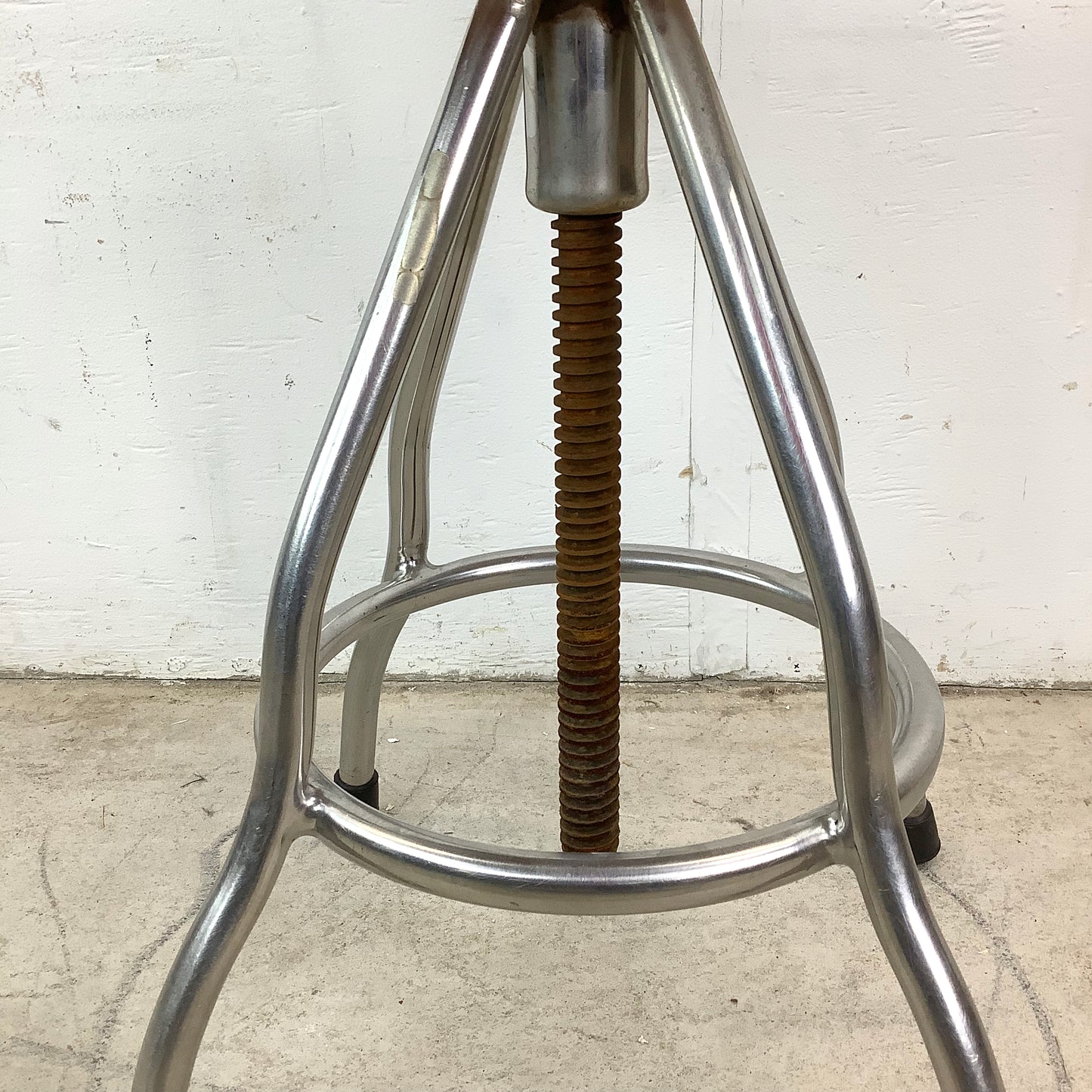 Industrial Modern Shop Stool With Adjustable Height