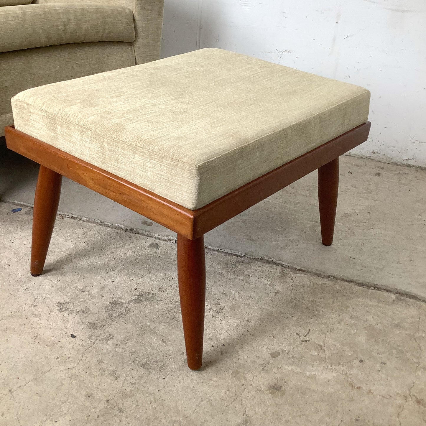Scandinavian Modern Lounge Chair and Ottoman | Faceted Back