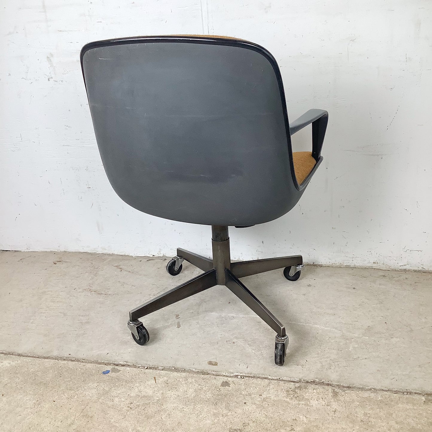 Vintage Steelcase 454 Series Task Chair — 1970s, Original Caramel Boucle, USA