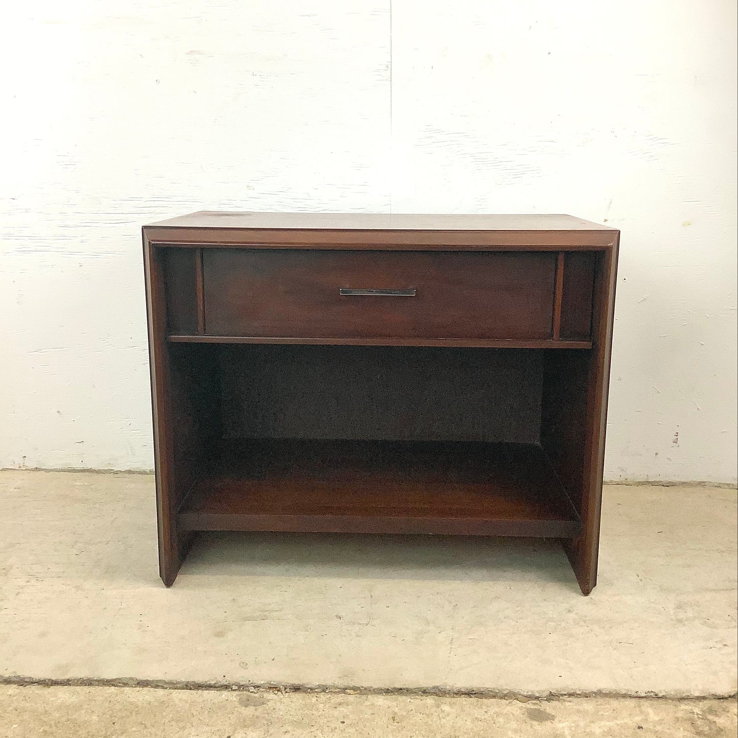 Mid-Century Nightstand With Drawer