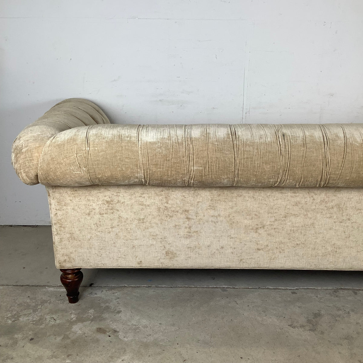 Contemporary Modern Chesterfield Sofa