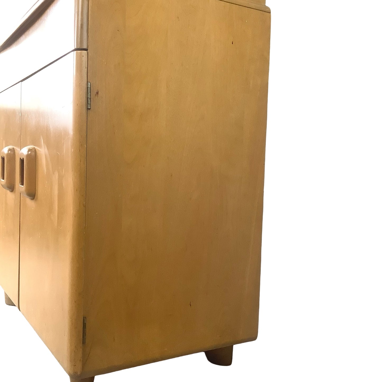 Vintage Heywood-Wakefield Wheat Display Cabinet | Mid-Century Modern