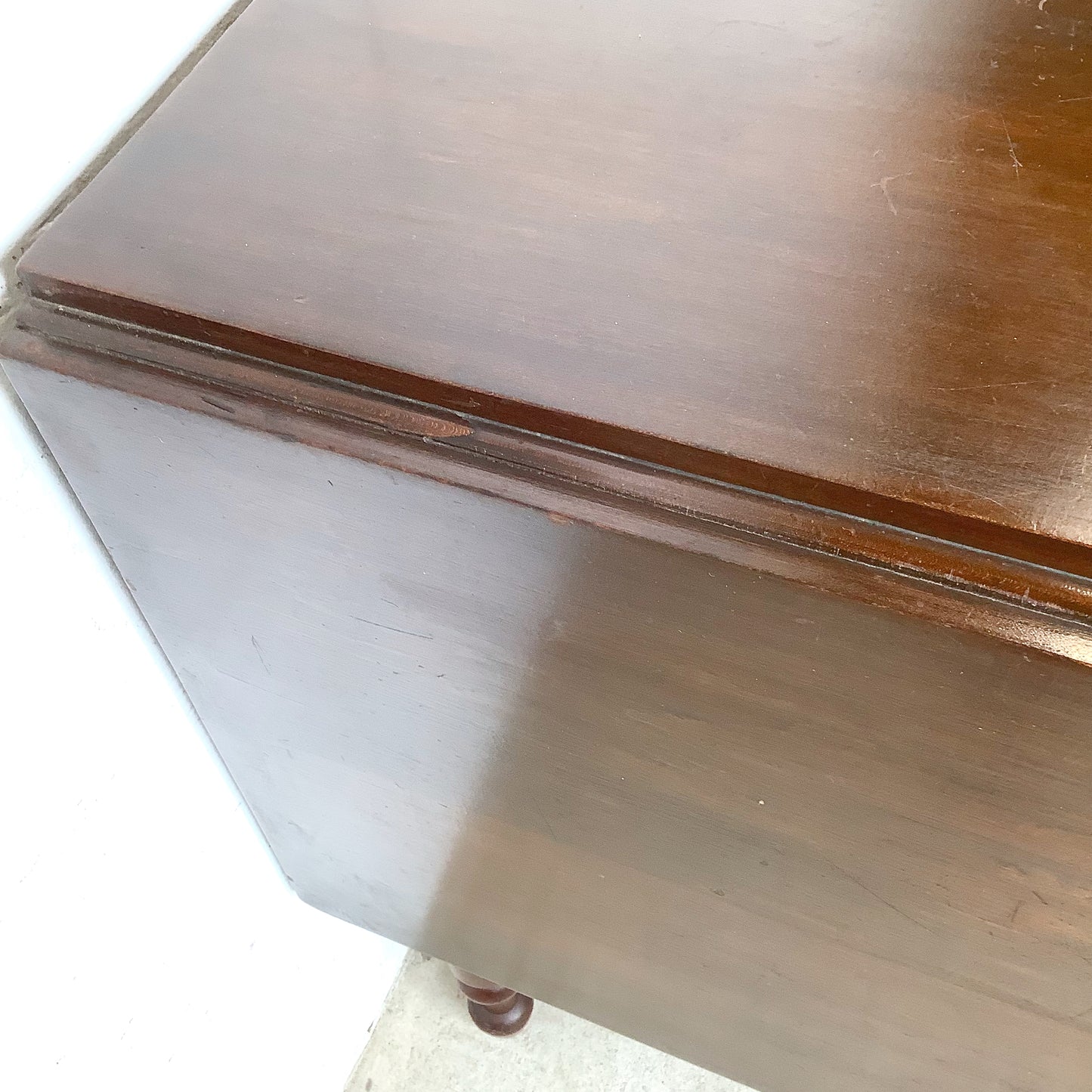 American Empire-Style Walnut Drop-Leaf Gate-Leg Table — Solid Wood, Single Drawer