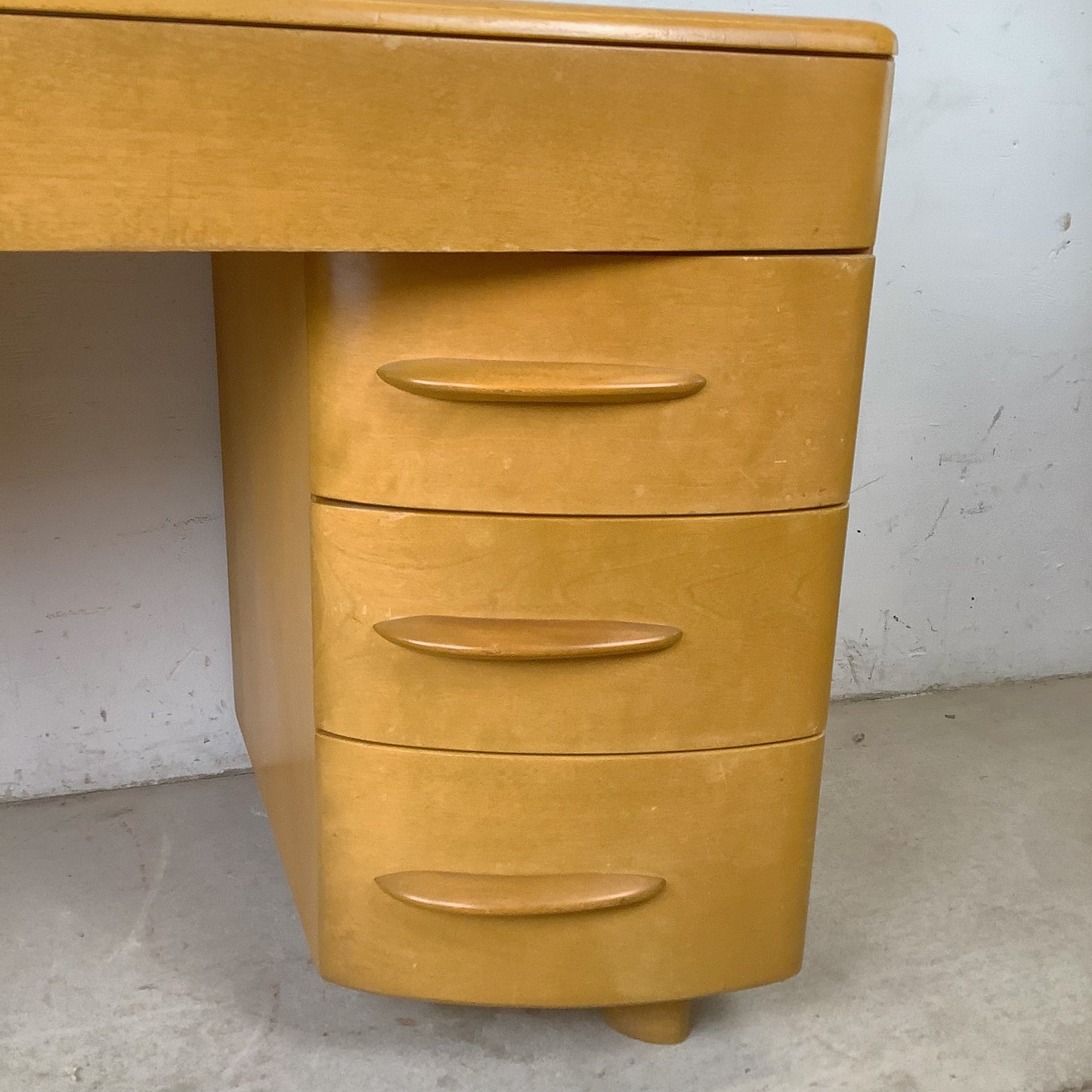 Heywood-Wakefield Wheat 6-Drawer Desk by Alexis de Sakhnoffsky