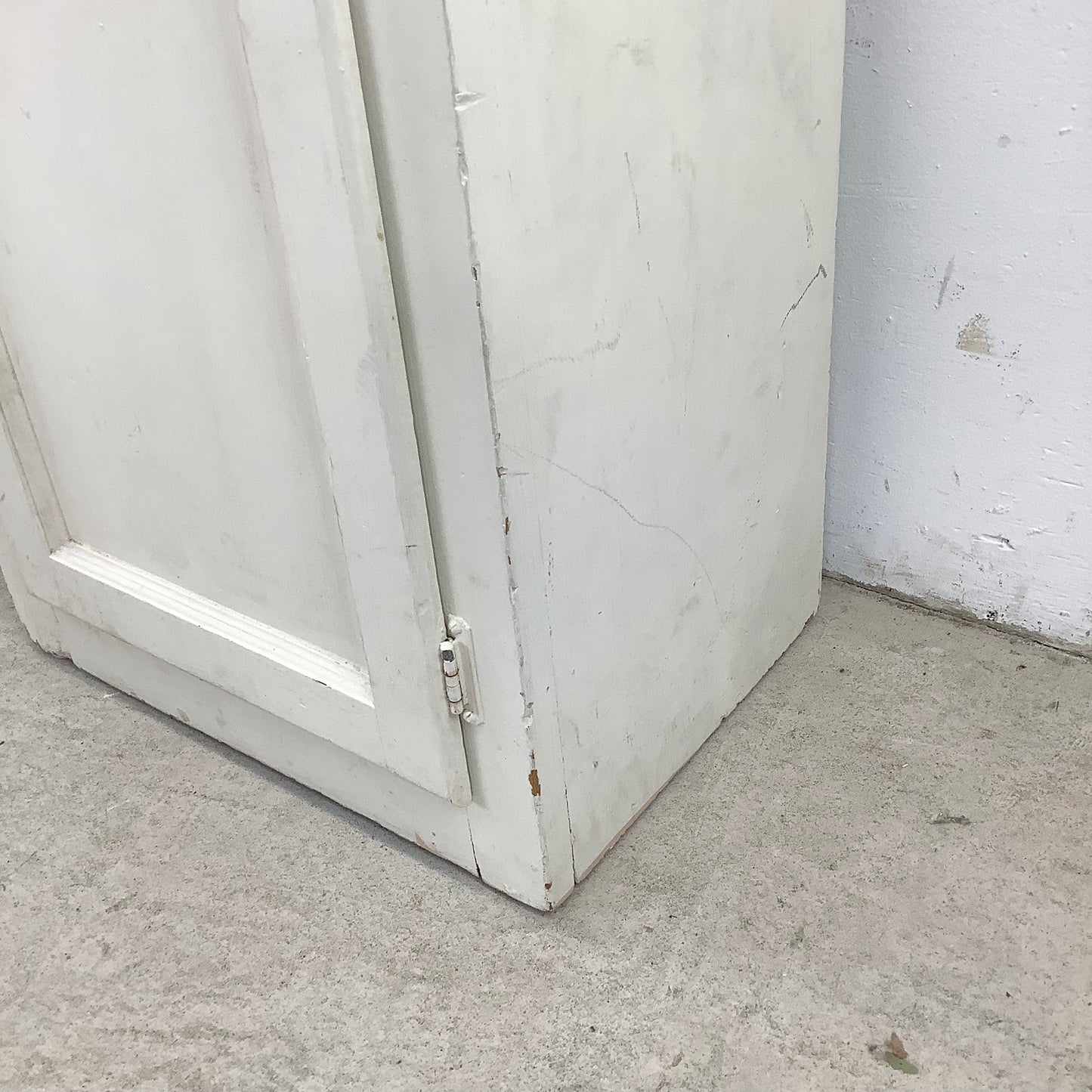 Antique Linen Cabinet With Shelves