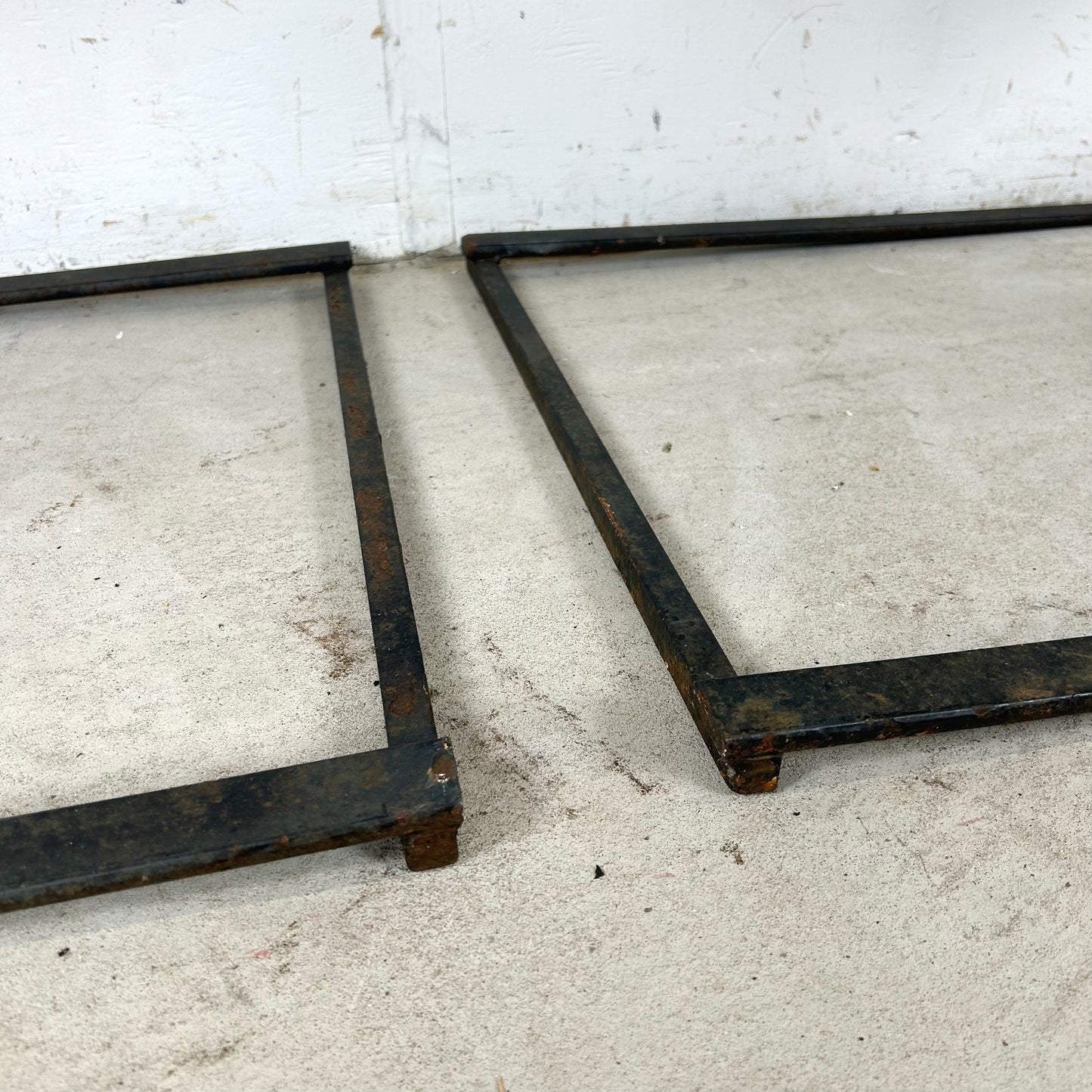 Pair of Vintage Black Cantilever Patio Chairs – French Modern Style Attributed to François Carré