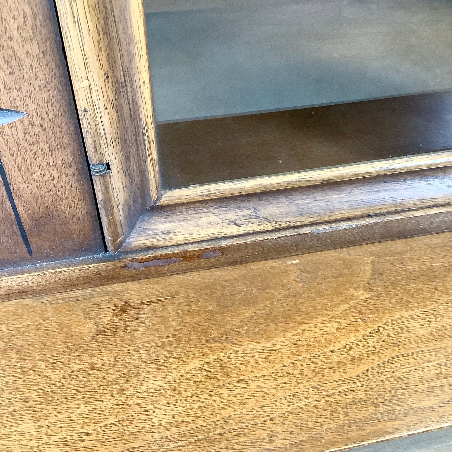 Mid-Century Broyhill Sideboard With Display Topper
