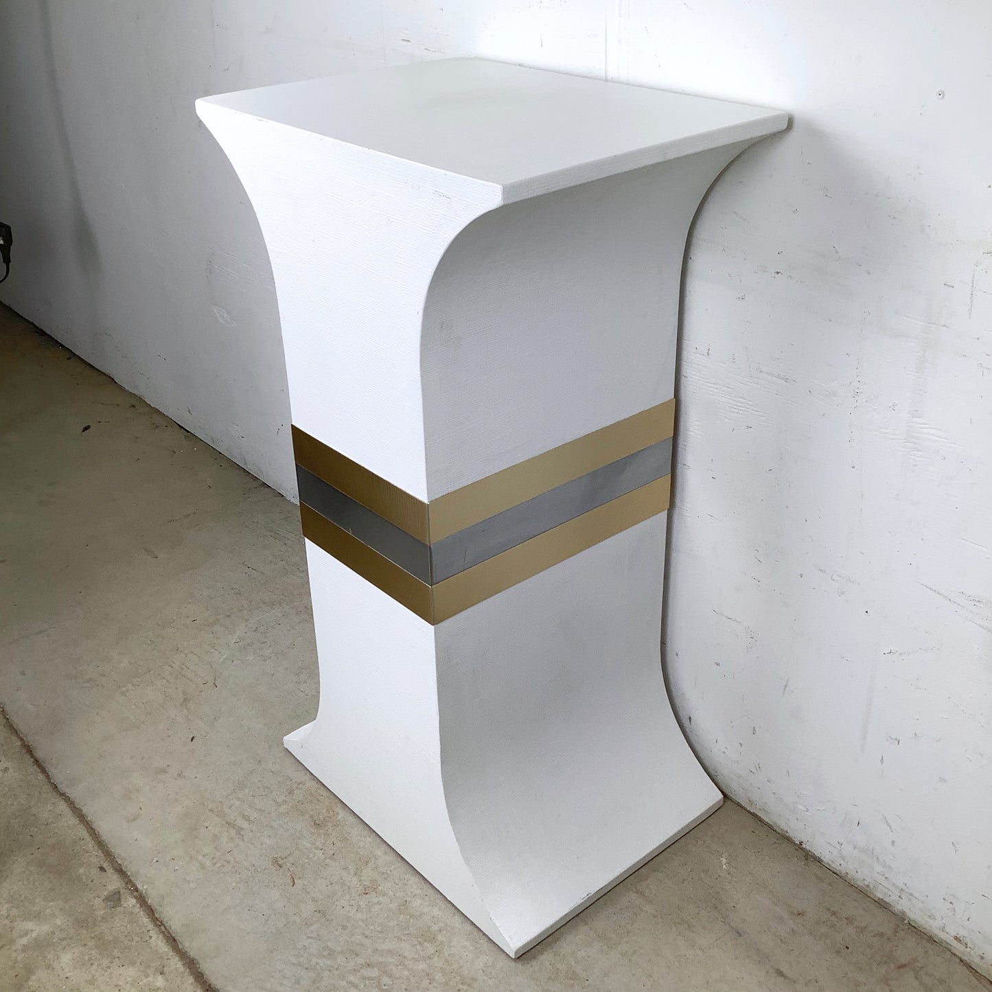 Hollywood Regency Hourglass Stand, White Grasscloth with Two-Tone Trim