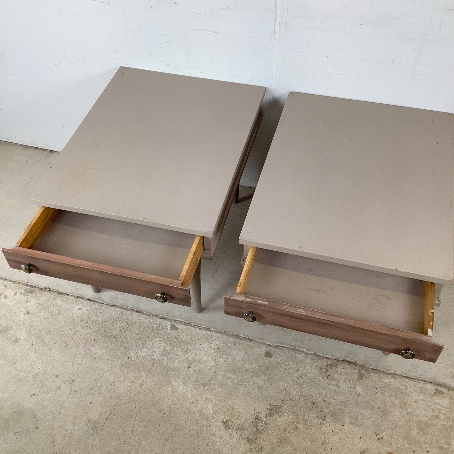 Painted Pair of Vintage American of Martinsville Nightstands