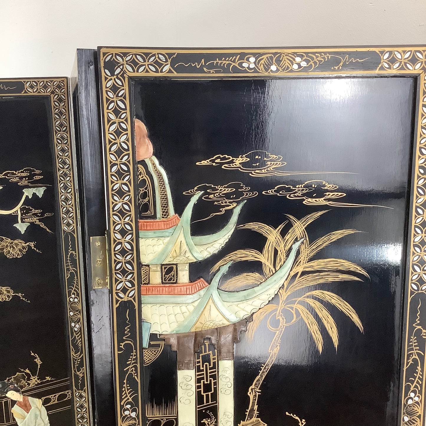 Vintage Hand-Painted Chinoiserie Lacquer Folding Screen
