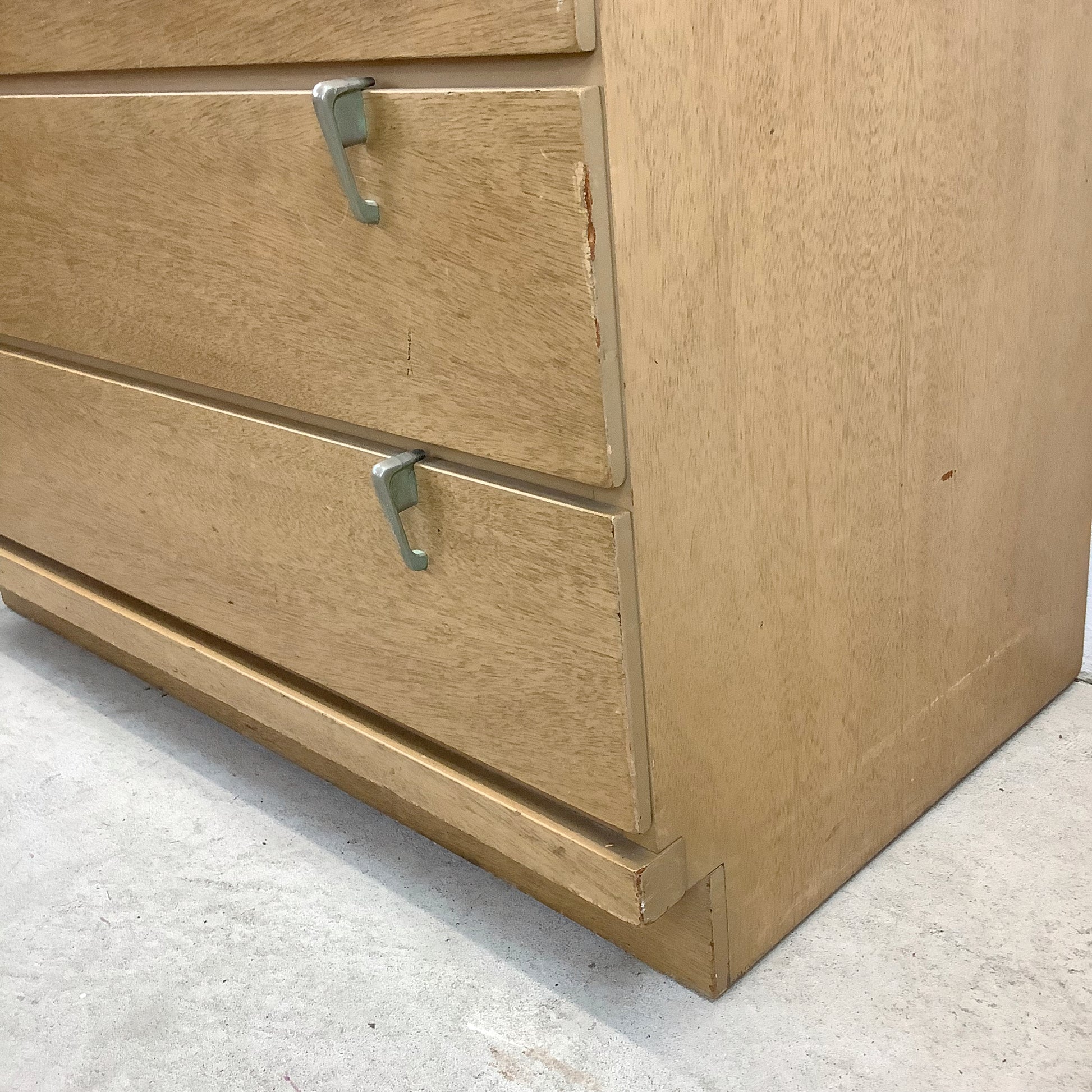 Vintage Lowboy Dresser attr. Johnson Carper secondhand stories Vintage Lowboy Dresser attr. Johnson Carper secondhand stories