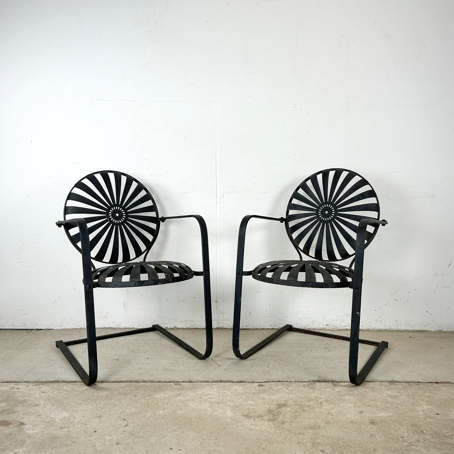 Pair of Vintage Black Cantilever Patio Chairs – French Modern Style Attributed to François Carré