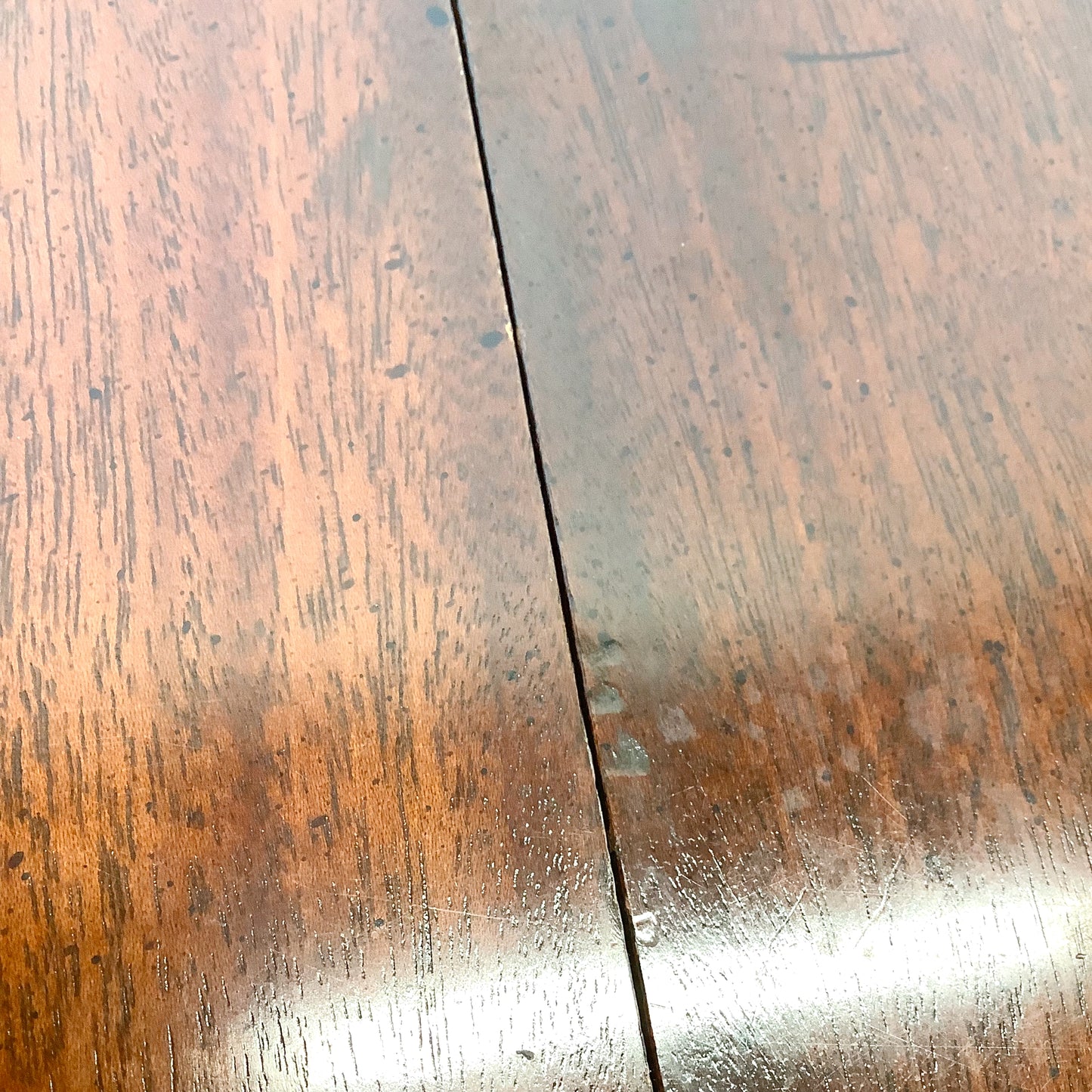“James River Collection” Queen Anne Mahogany Oval Extension Dining Table