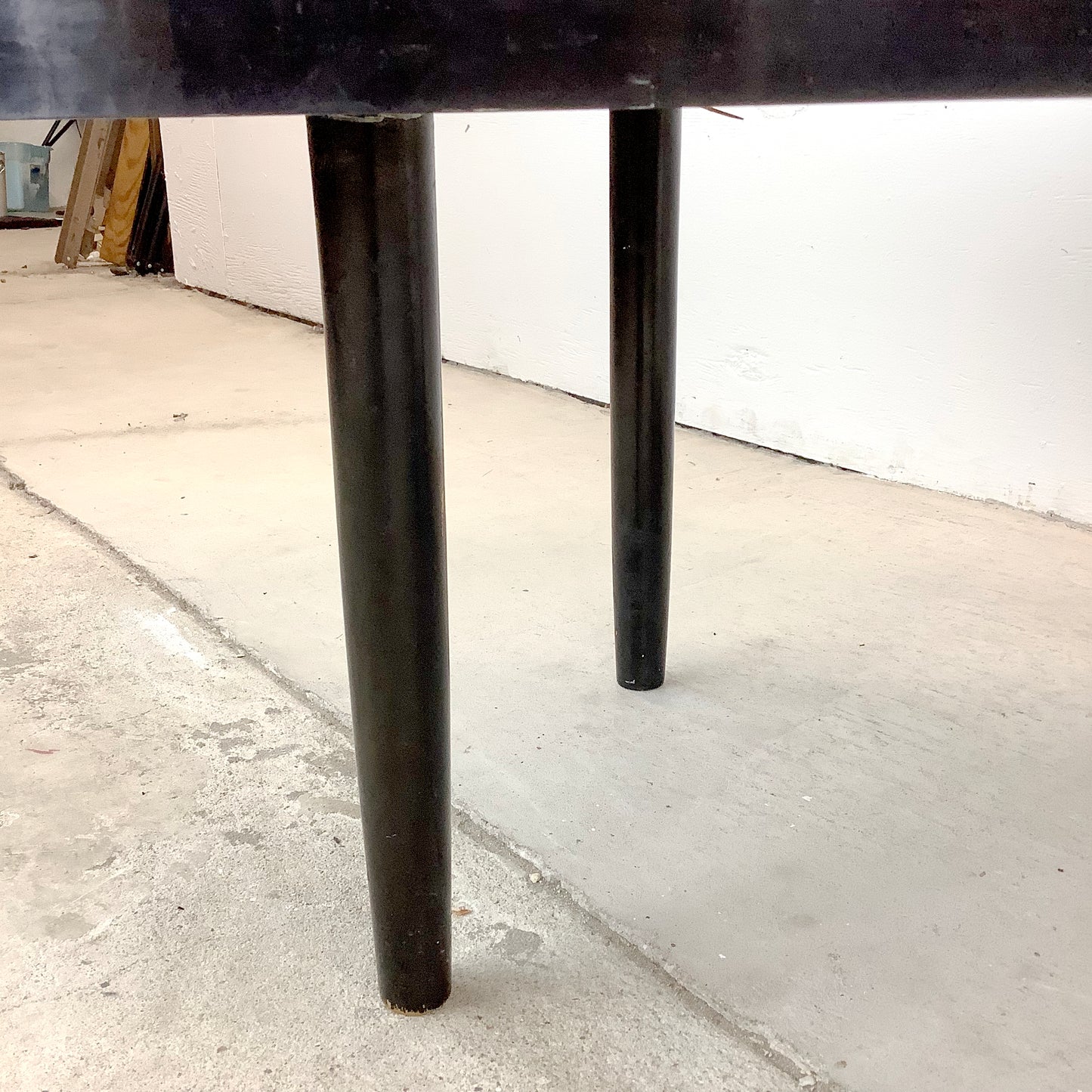 Atomic Modern Sculptural Coffee Table with Kidney-Shaped Form