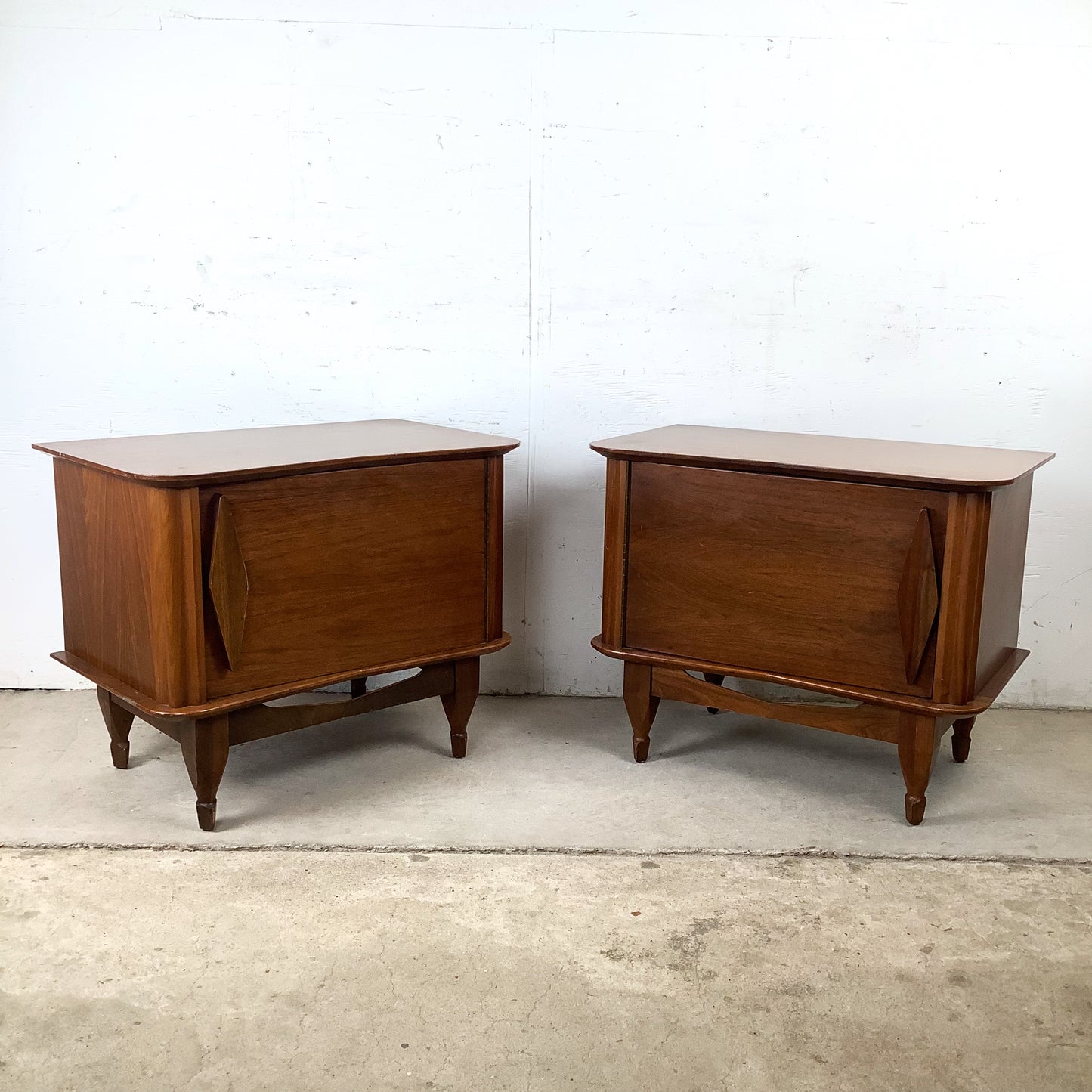 Vintage Mid-Century Walnut Nightstands with Sculpted Door Pulls – Pair