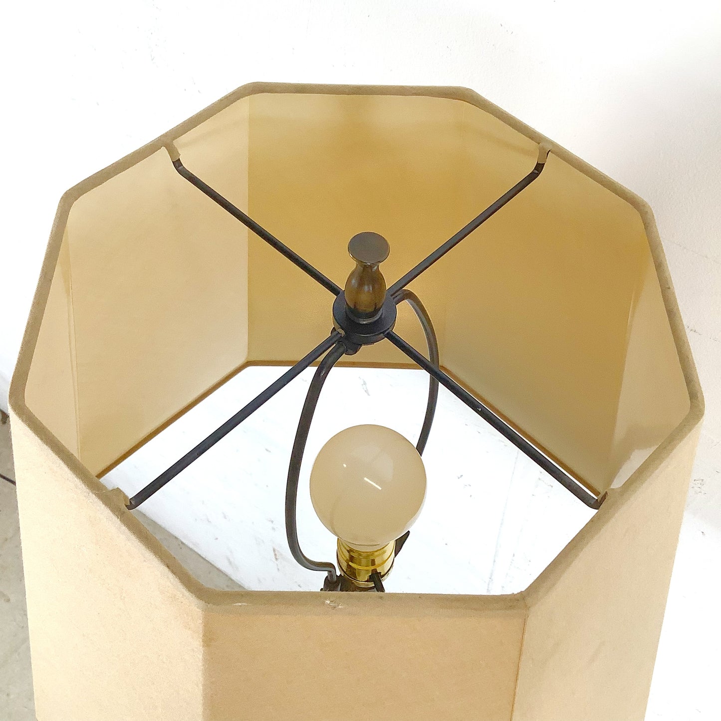  Vintage Mid-Century Modern Sculptural Walnut Floor Lamp in the Style of Laurel Lamp Company