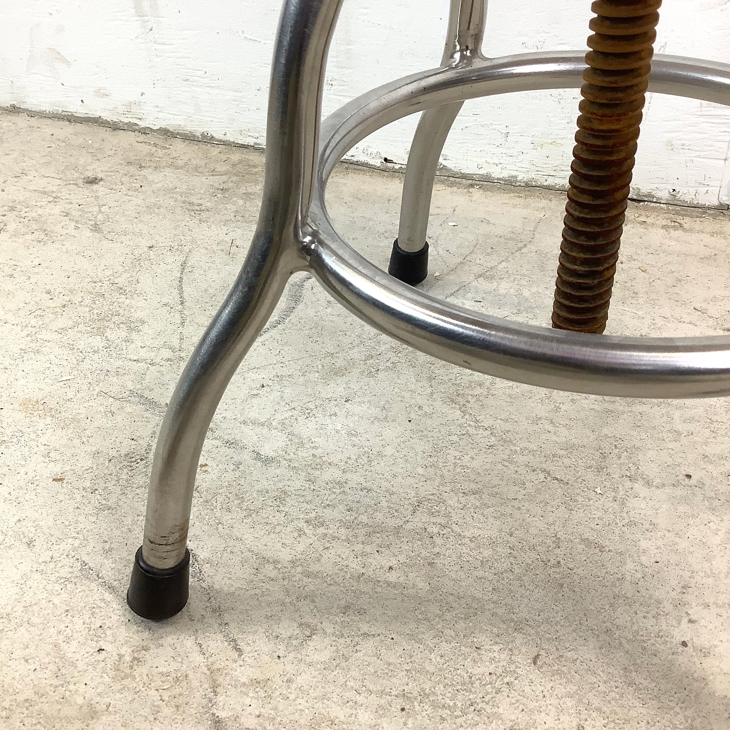 Industrial Modern Shop Stool With Adjustable Height