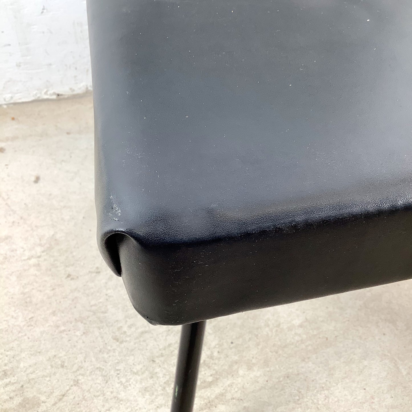 Vintage Mid-Century Modern Iron Rod Side Chair | Paul McCobb / Arbuck Manner | Gray Tweed Back | Black Vinyl Seat | c. 1950s