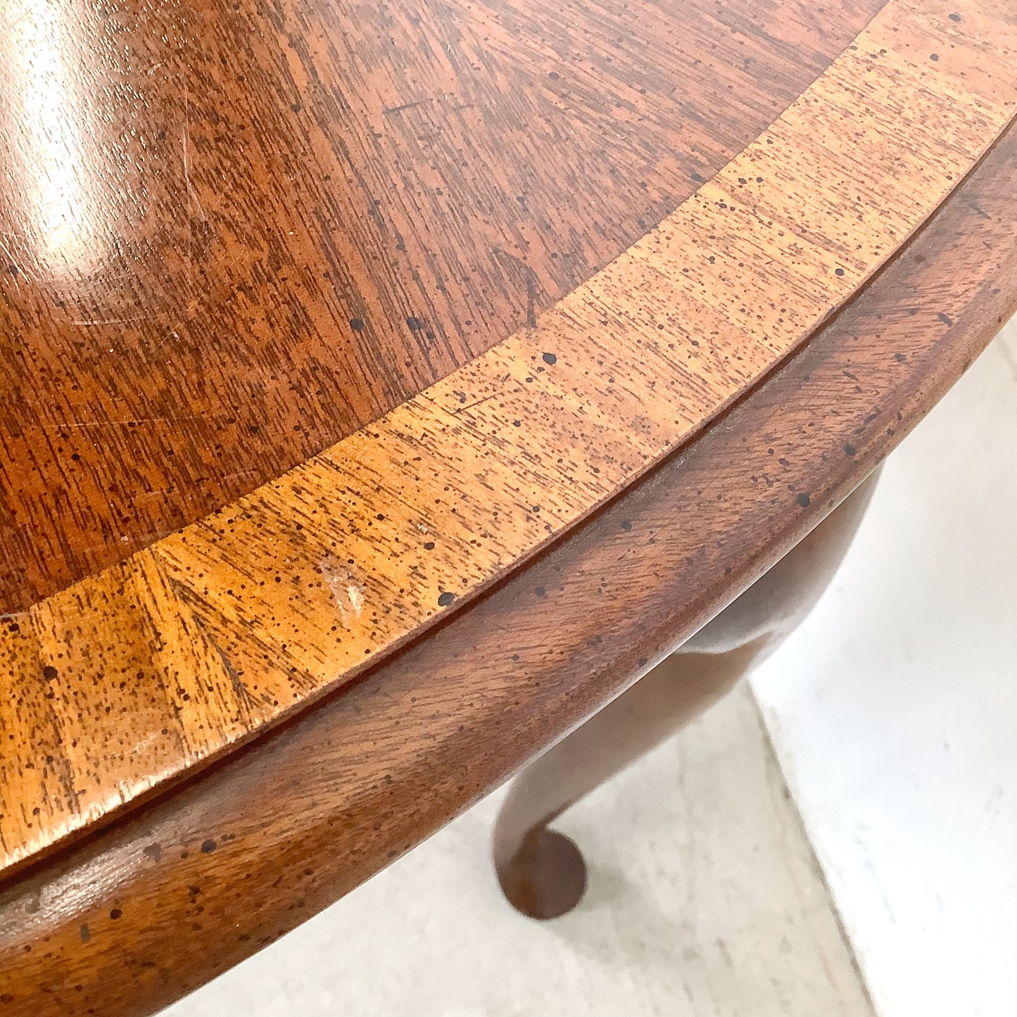 “James River Collection” Queen Anne Mahogany Oval Extension Dining Table