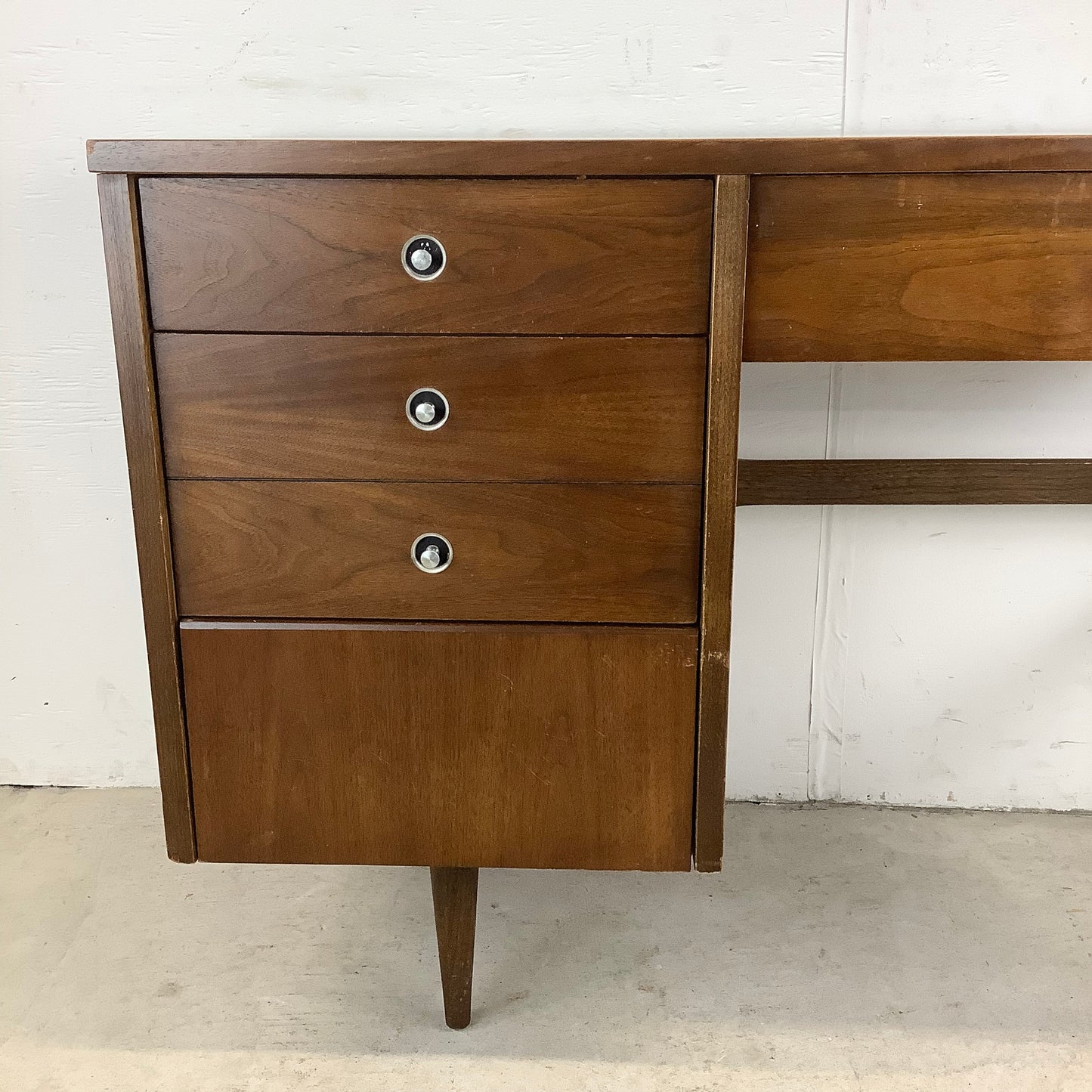 Mid-Century Modern Writing Desk by Bassett Furniture