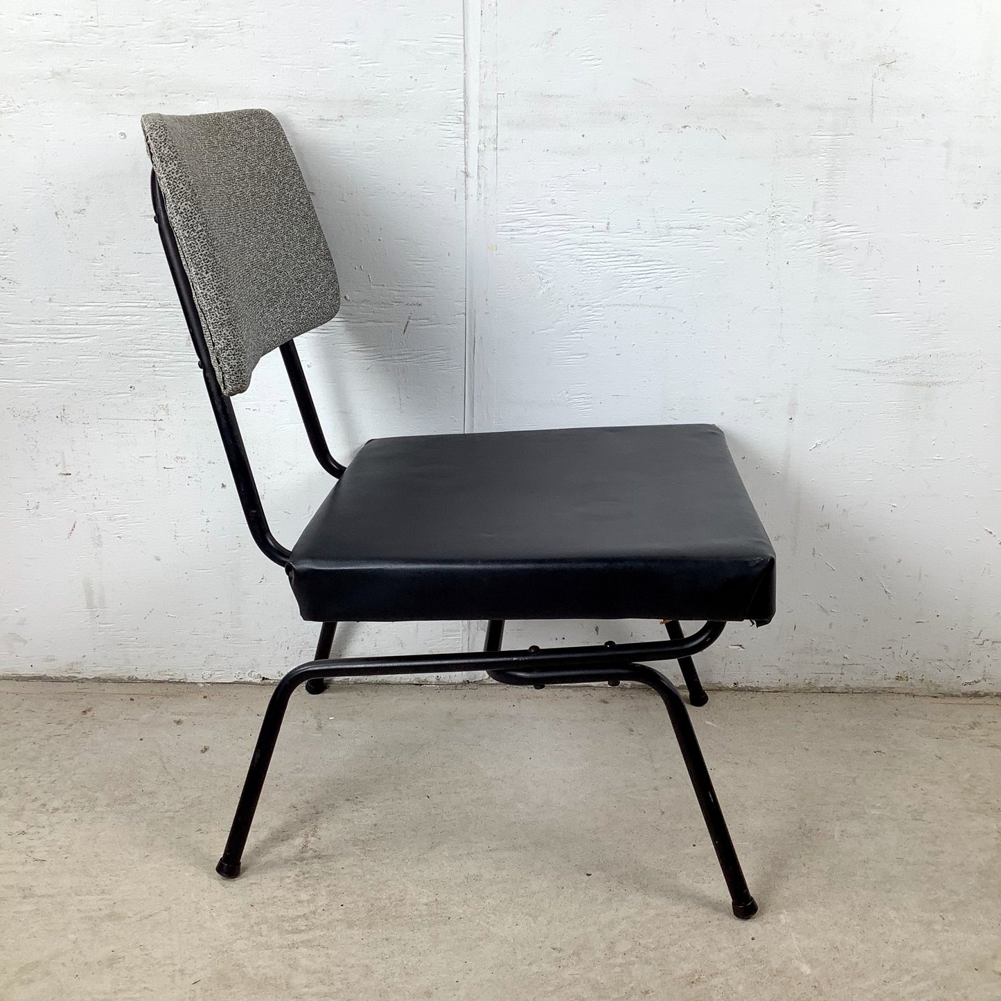 Vintage Mid-Century Modern Iron Rod Side Chair | Paul McCobb / Arbuck Manner | Gray Tweed Back | Black Vinyl Seat | c. 1950s