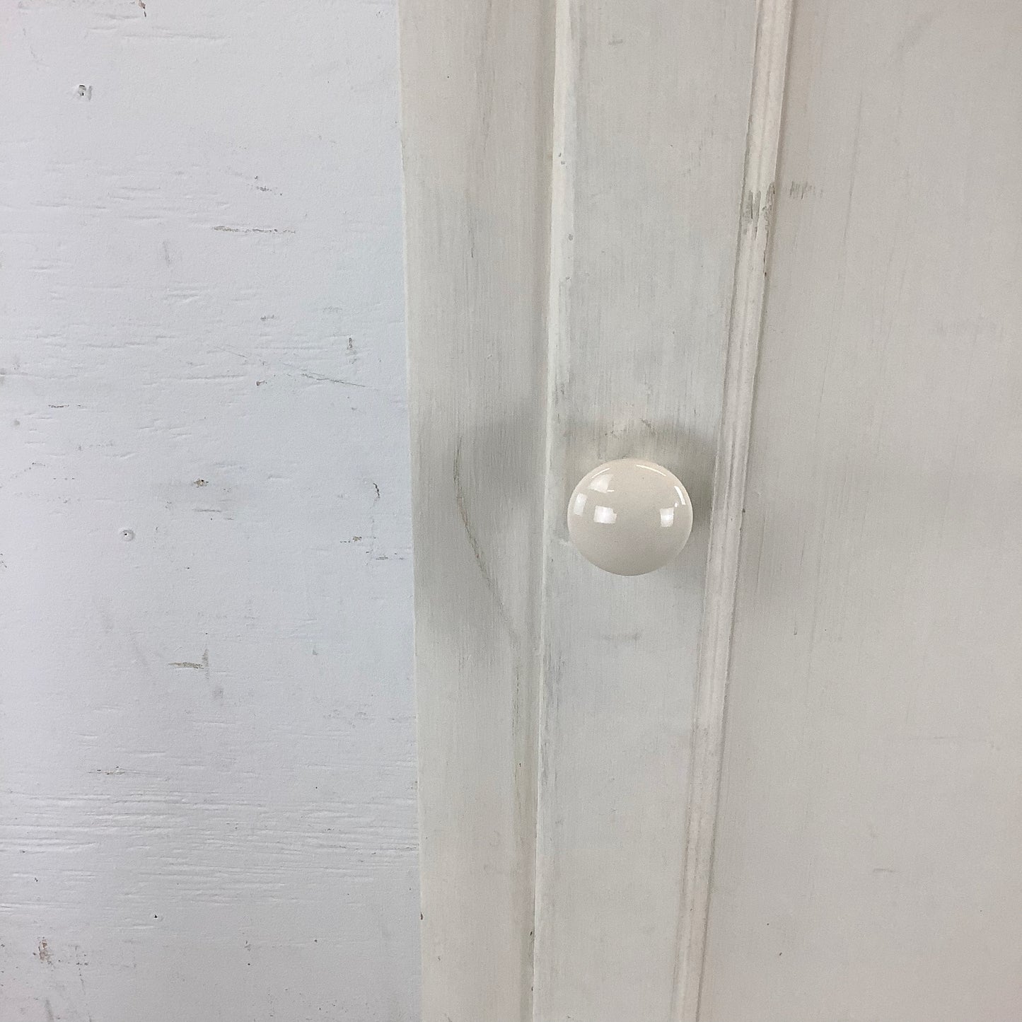 Antique Linen Cabinet With Shelves