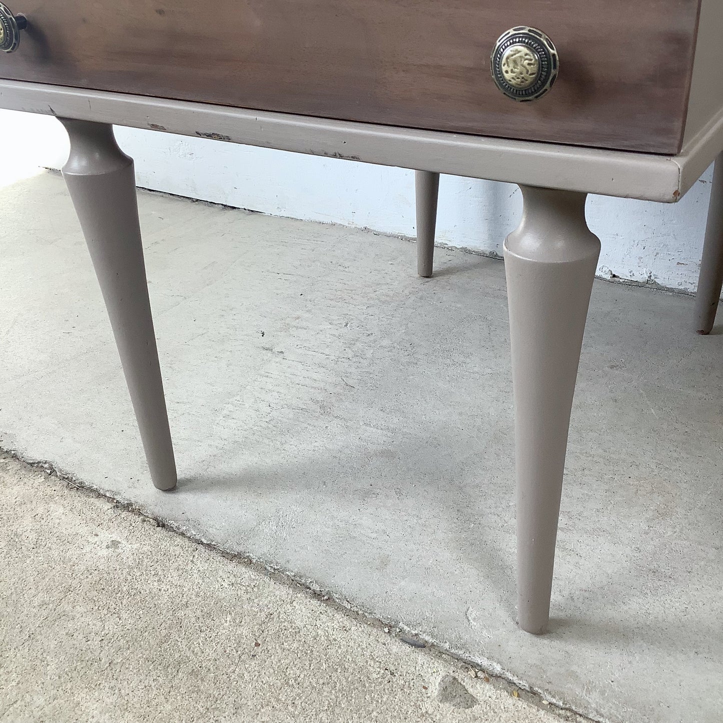 Painted Pair of Vintage American of Martinsville Nightstands