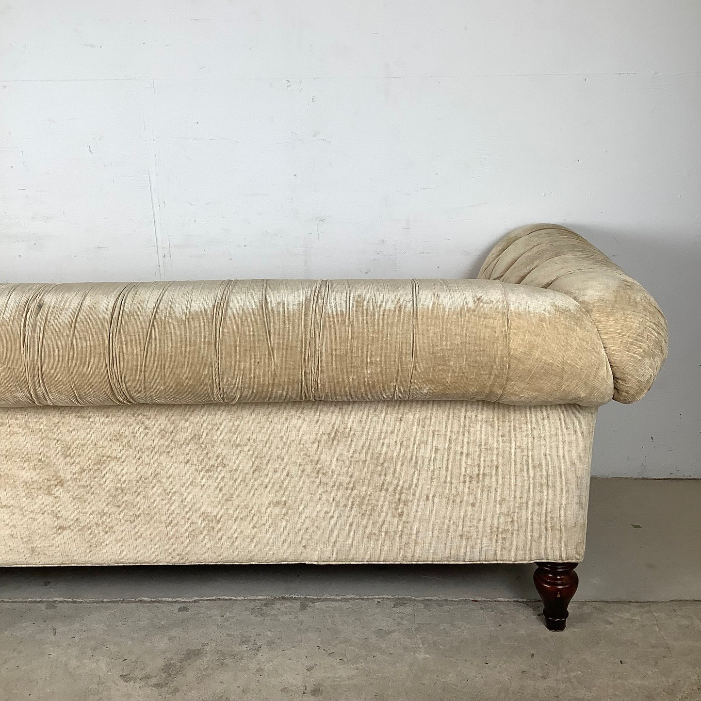 Contemporary Modern Chesterfield Sofa