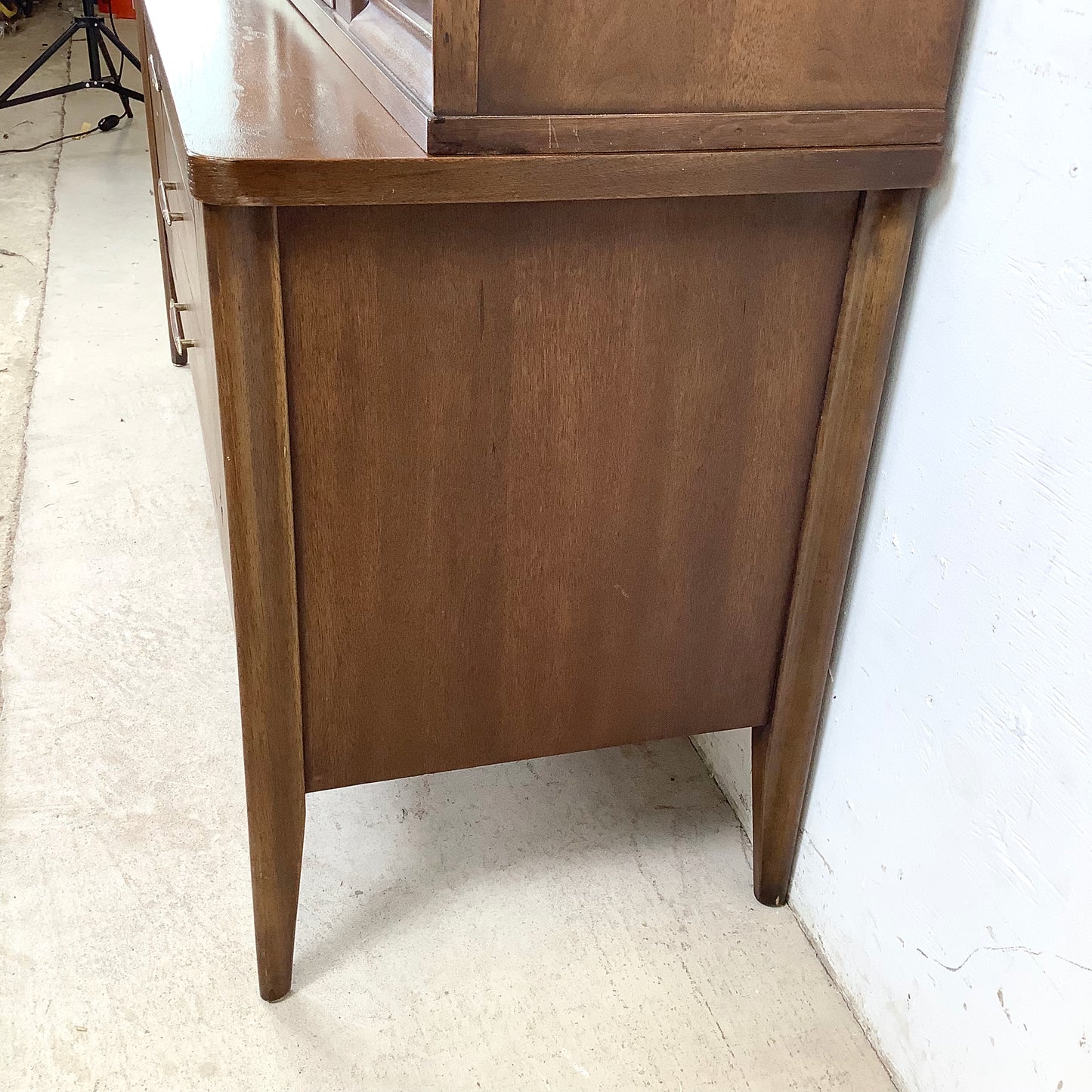 Mid-Century Broyhill Sideboard With Display Topper