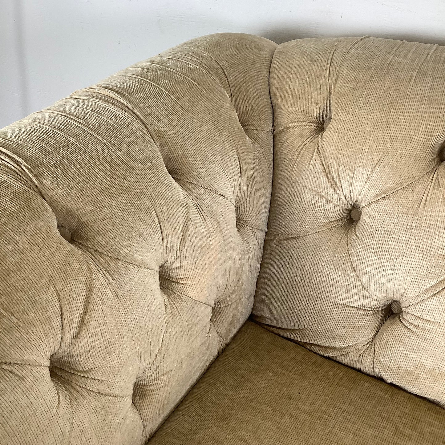 Contemporary Modern Chesterfield Sofa