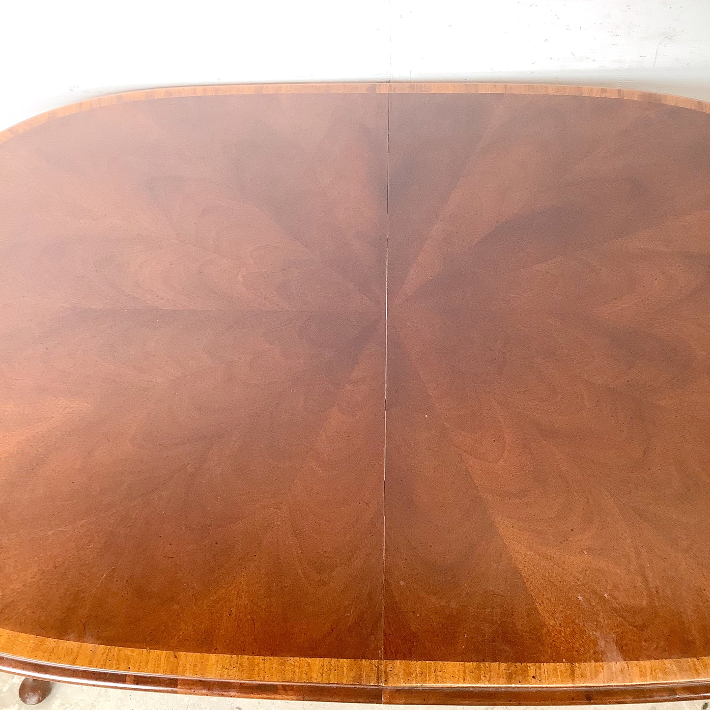 “James River Collection” Queen Anne Mahogany Oval Extension Dining Table