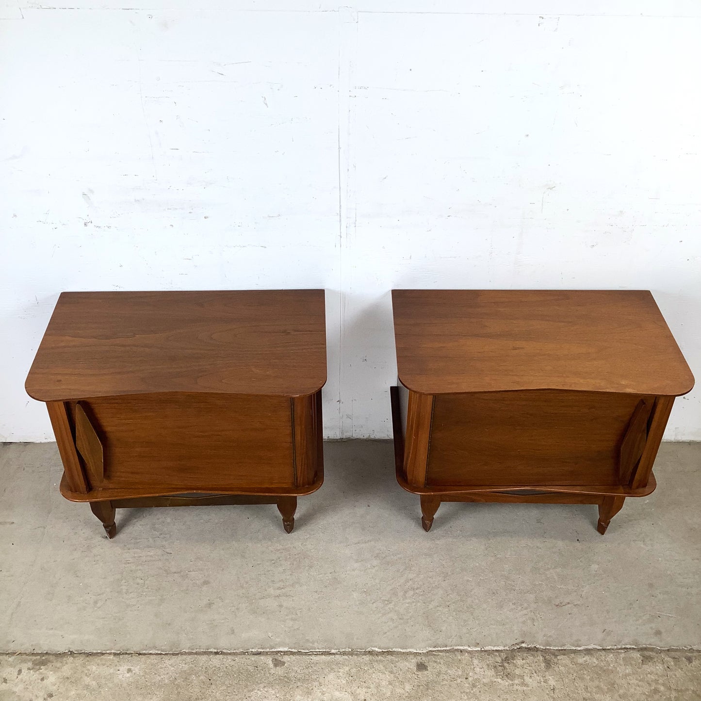 Vintage Mid-Century Walnut Nightstands with Sculpted Door Pulls – Pair