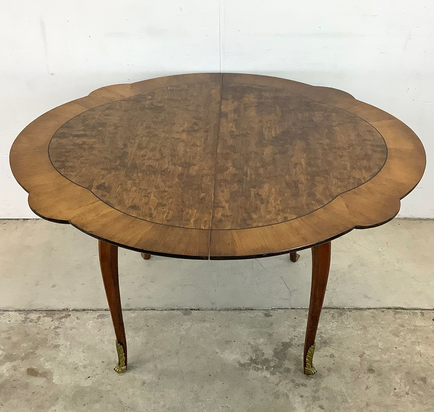 Vintage Oval Dining Room Table With Scalloped Edges and Removable Leaves