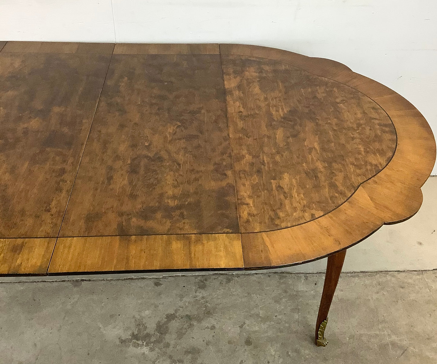 Vintage Oval Dining Room Table With Scalloped Edges and Removable Leaves