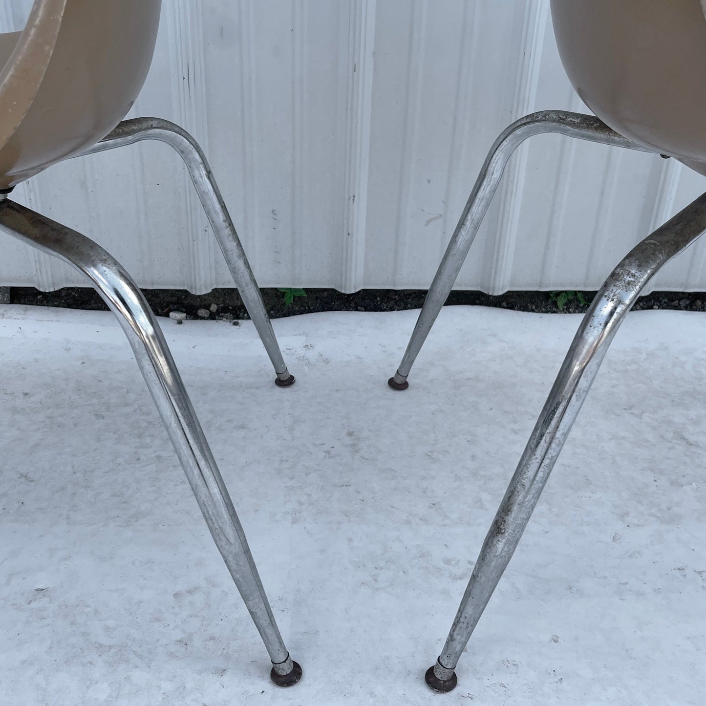 Pair Mid-Century Modern Shell Chairs