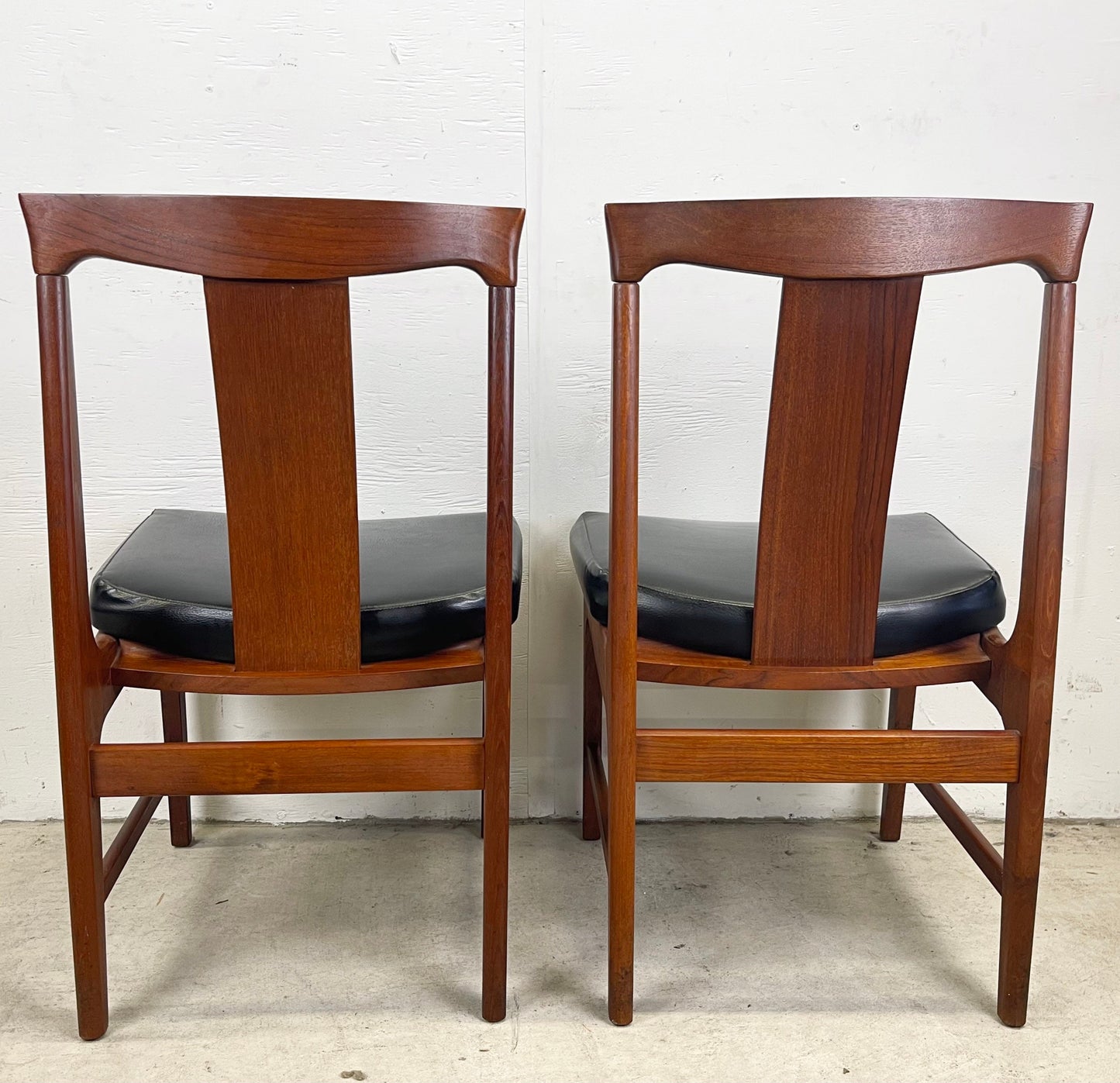 Pair Mid-Century Modern Sculpted Back Dining Chairs