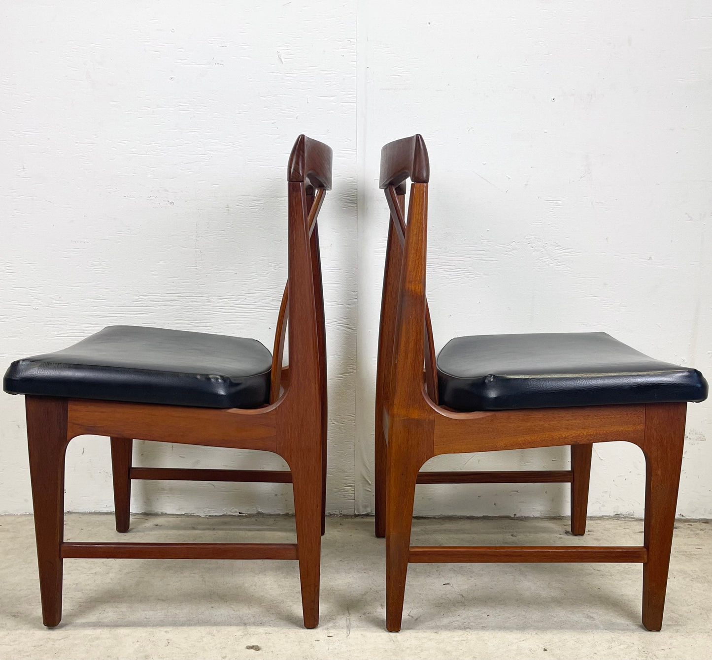 Pair Mid-Century Modern Sculpted Back Dining Chairs