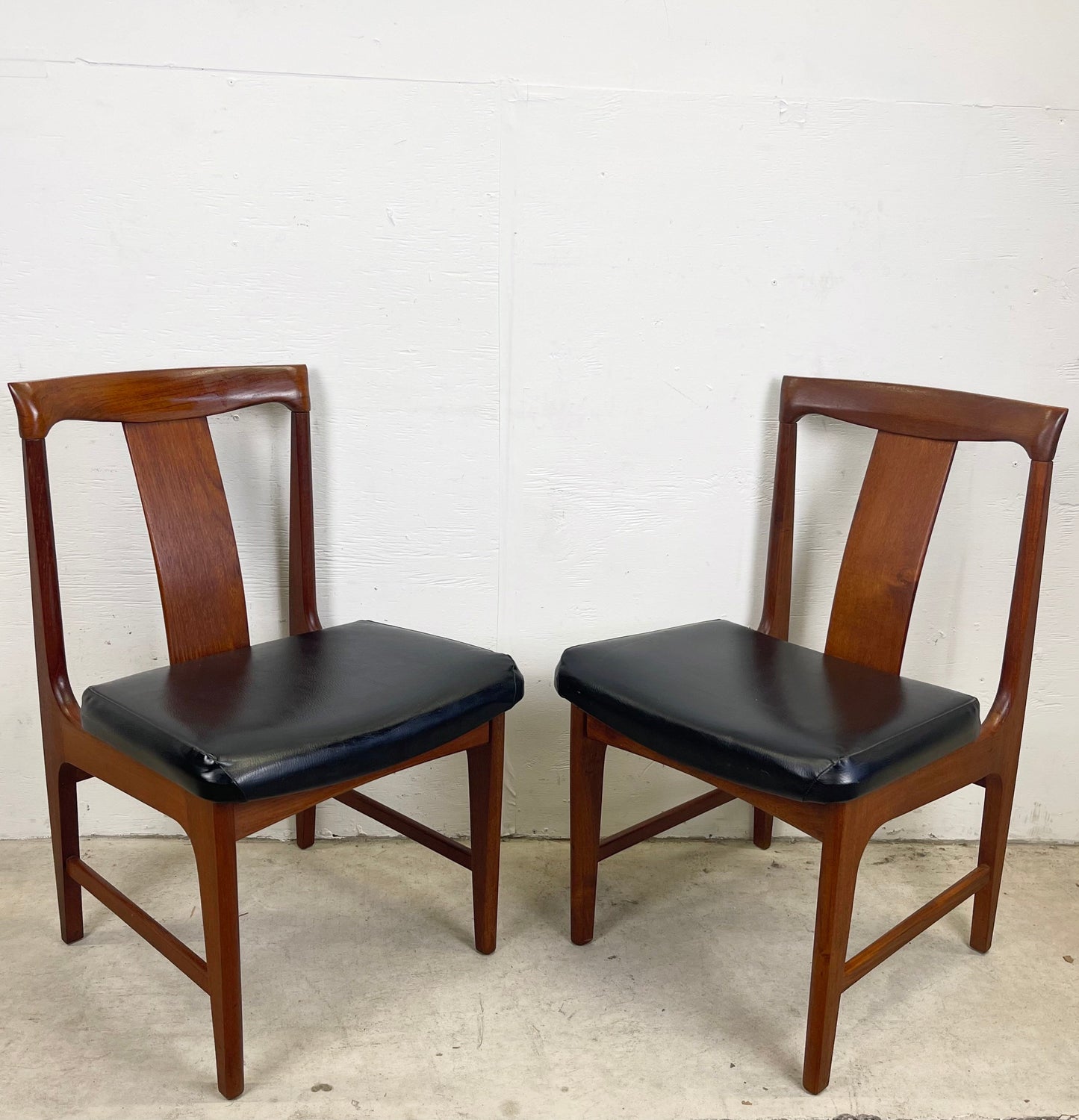 Pair Mid-Century Modern Sculpted Back Dining Chairs